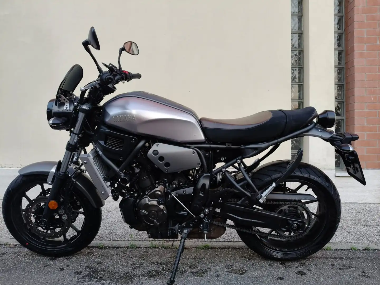 Yamaha XSR 700 ABS Gris - 1
