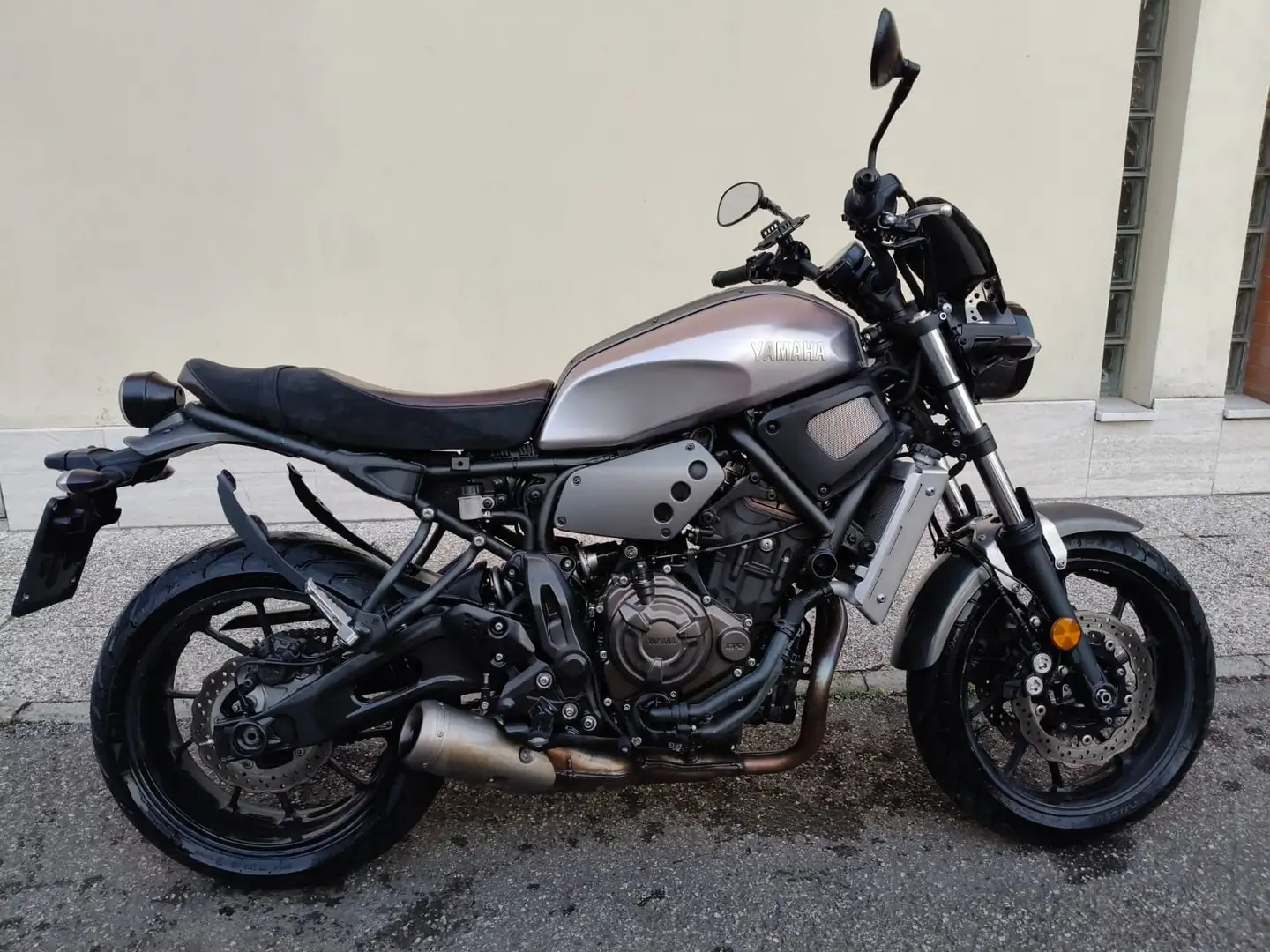 Yamaha XSR 700 ABS Gris - 2