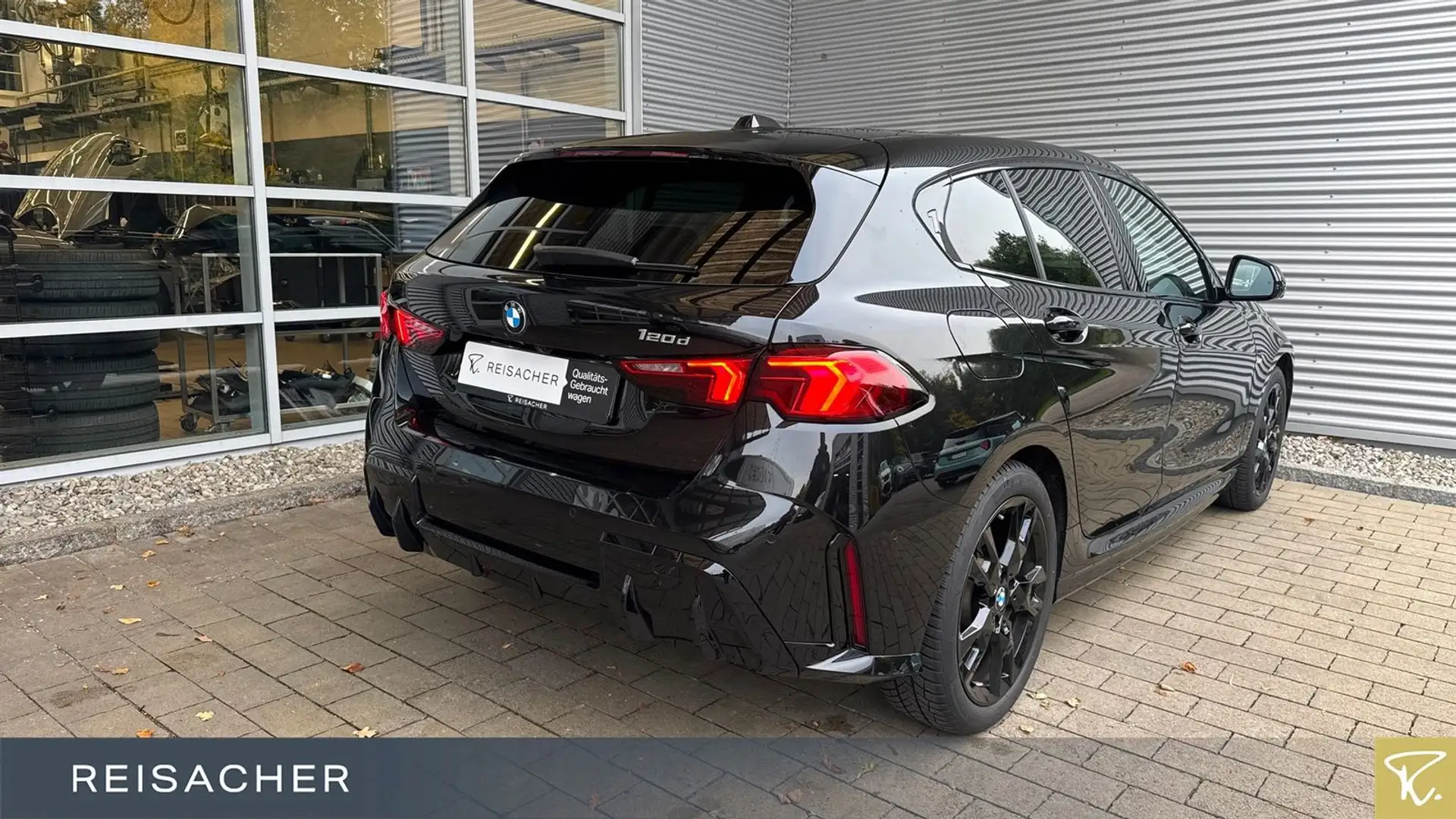 BMW 120 dA M-Sport NaviPro HUD H&K 360° ACC MemSi Schwarz - 2