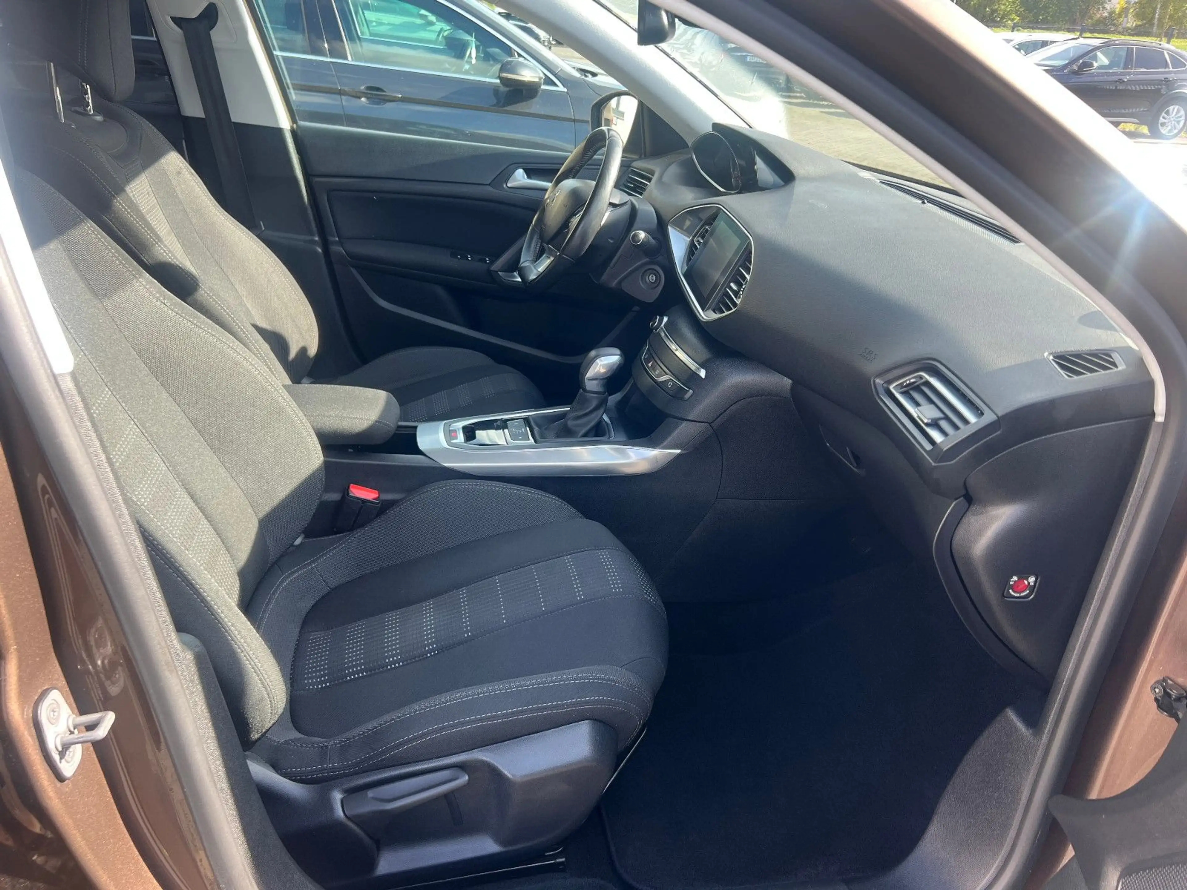 Peugeot 308 Allure Automatik*LED*PDC — photo 12