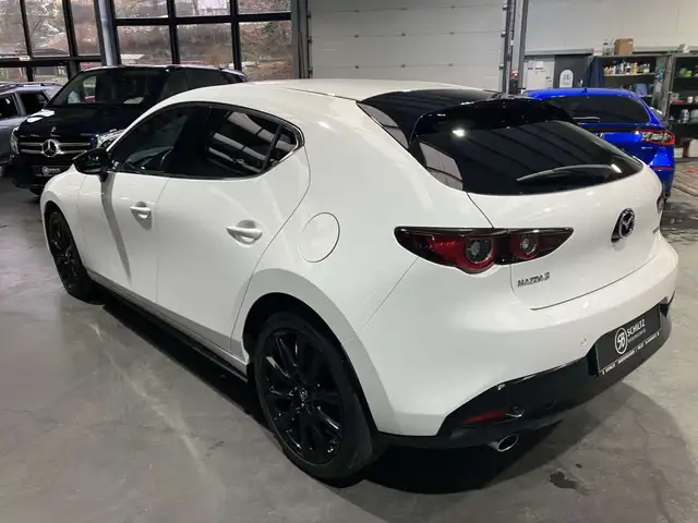 Mazda 3 2.5 e-Skyactive