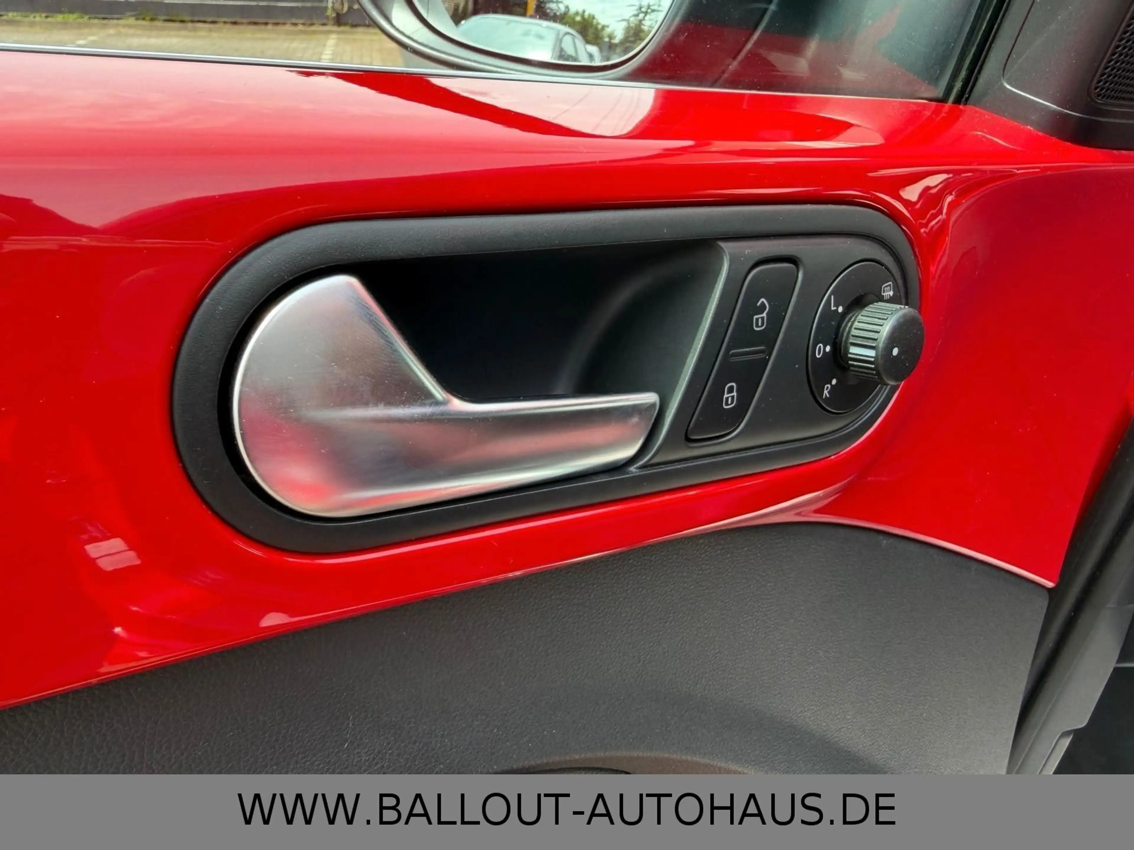 Volkswagen Beetle Lim. Design*1.HAND*TEMPO*KLIMA*PDC*SHZ* — photo 11