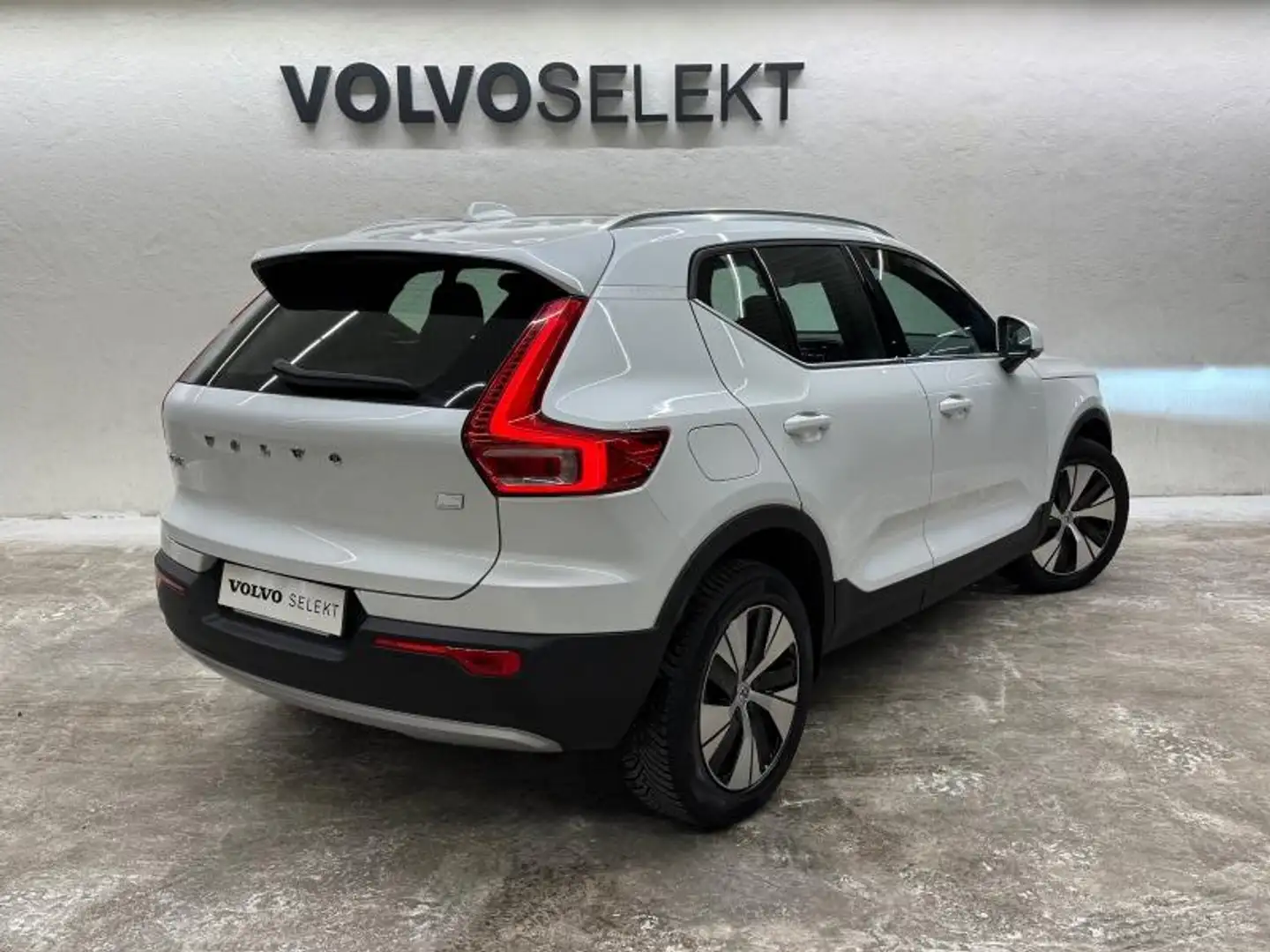 Volvo XC40 T4 Recharge 129 + 82ch Business DCT 7 Blanc - 2