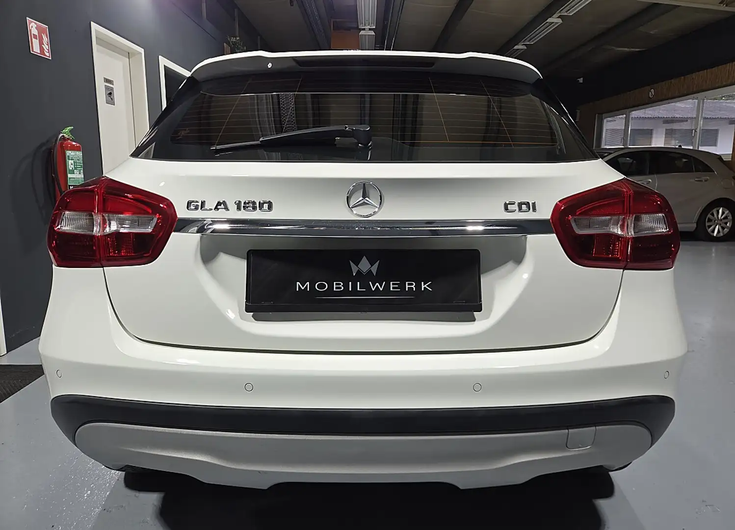Mercedes-Benz Sonstige GLA - 180d - Automatik - 4 Matik - ARBÖ Pickerl... Weiß - 2