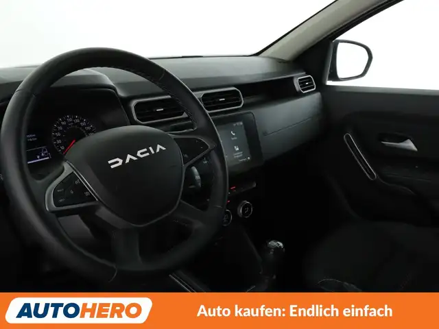 Dacia Duster view 11
