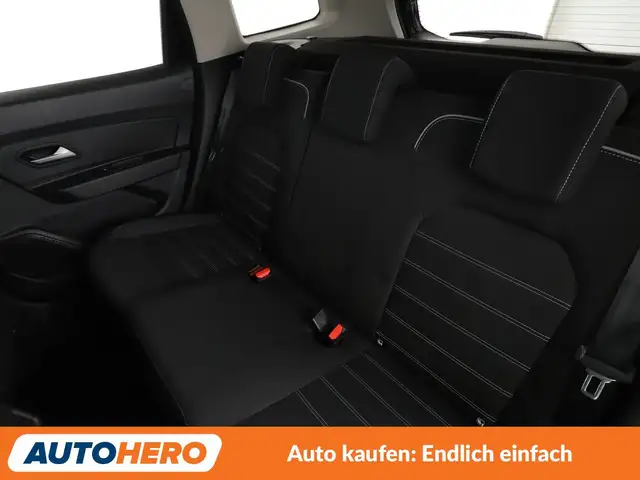 Dacia Duster view 14