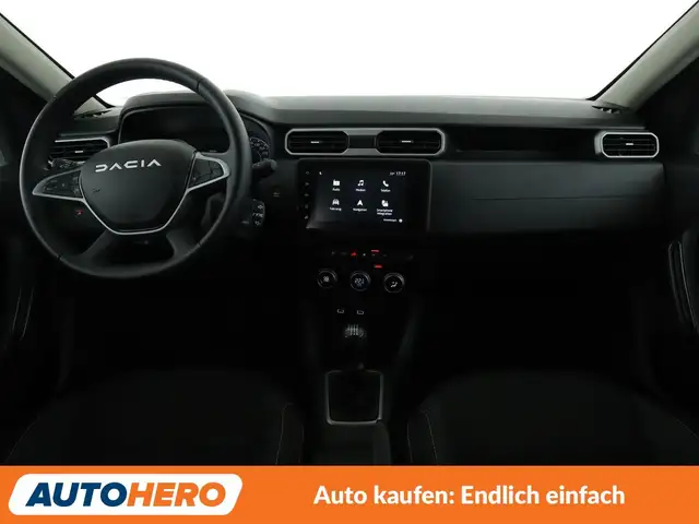 Dacia Duster view 12