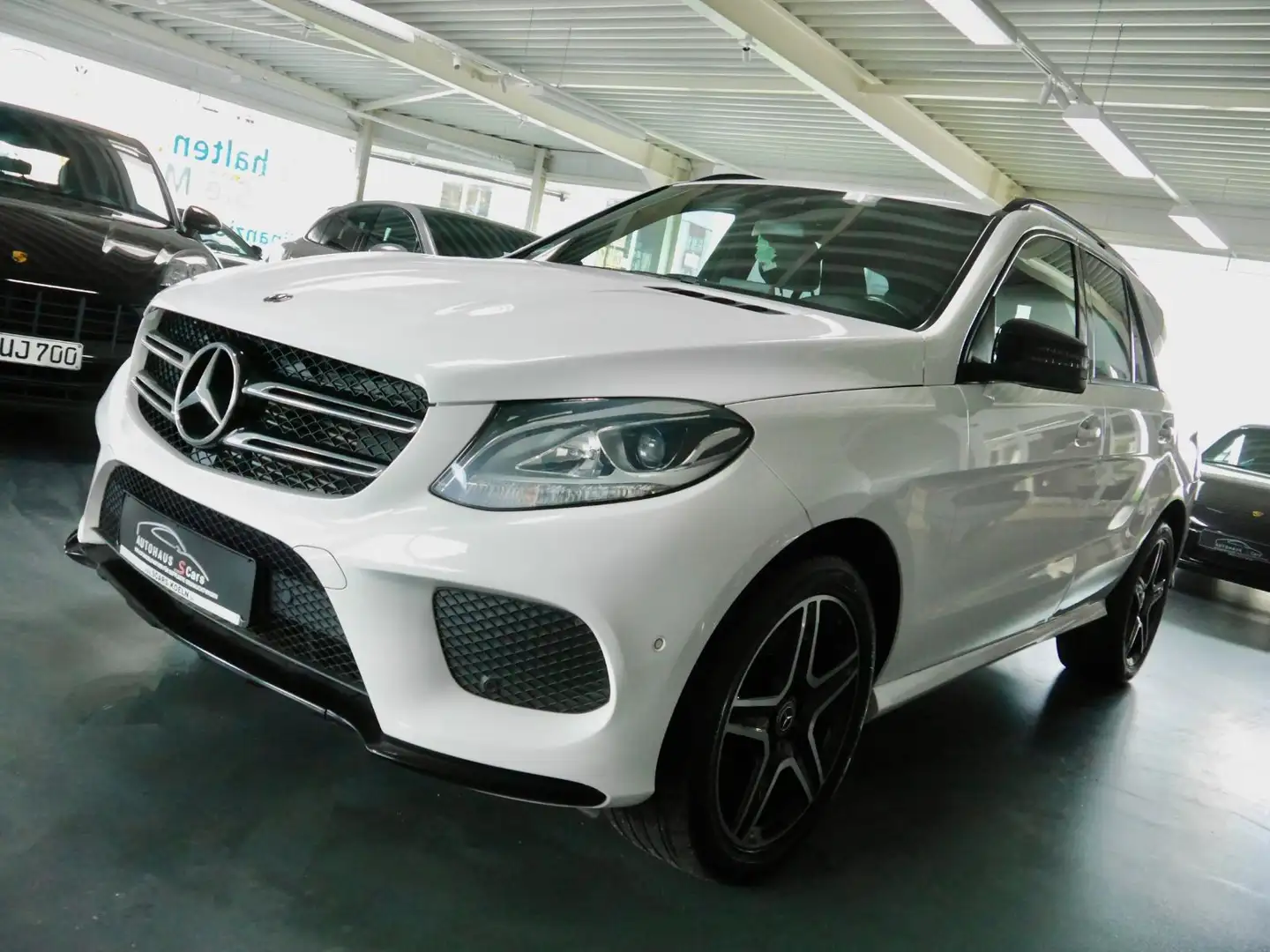 Mercedes-Benz GLE 350 d 4Matic AMG Line*Navi*Night Paket*Luft* Weiß - 2