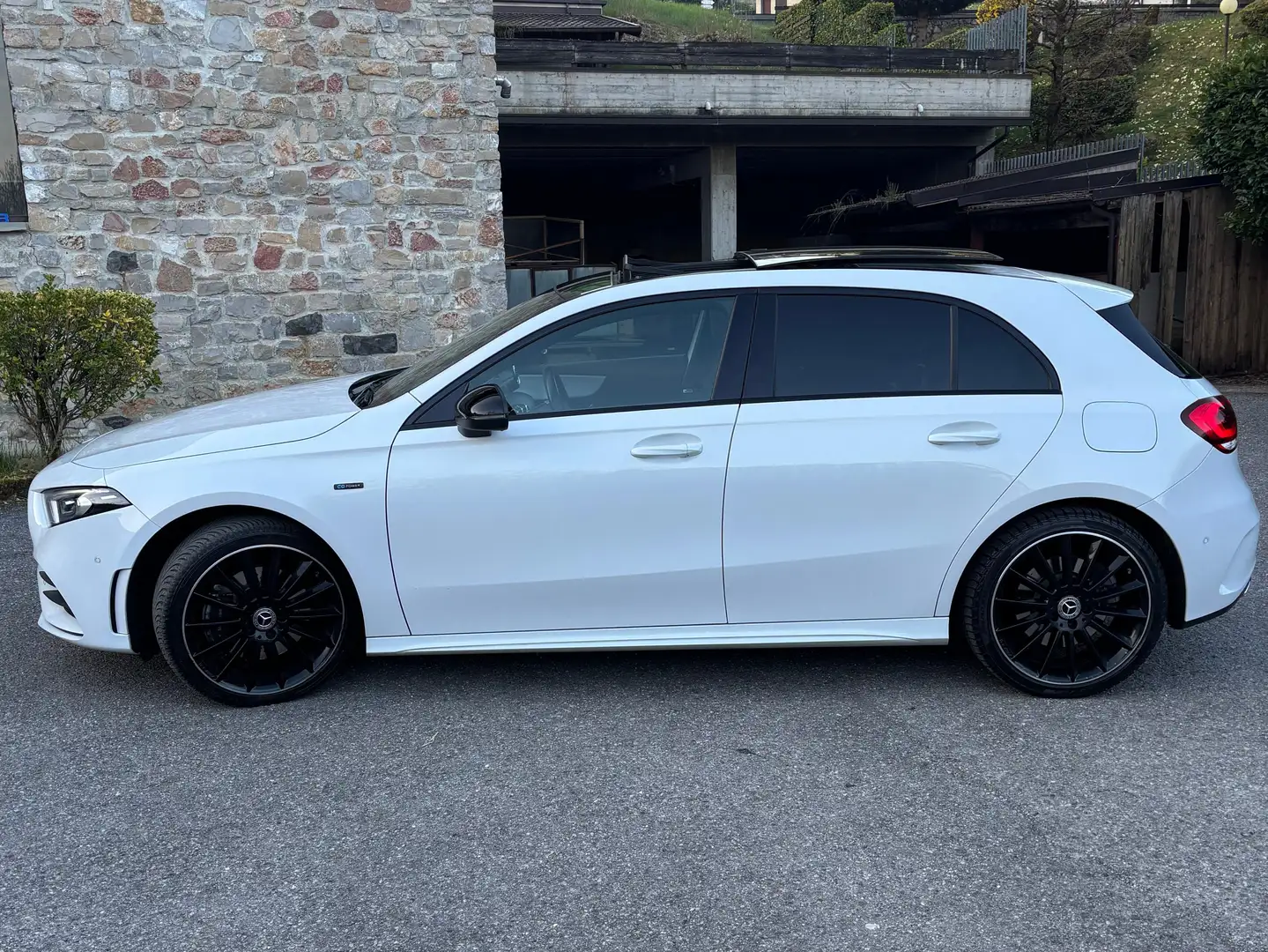 Mercedes-Benz A 250 A 250 e phev (eq-power) Premium Plus edition auto Bianco - 2