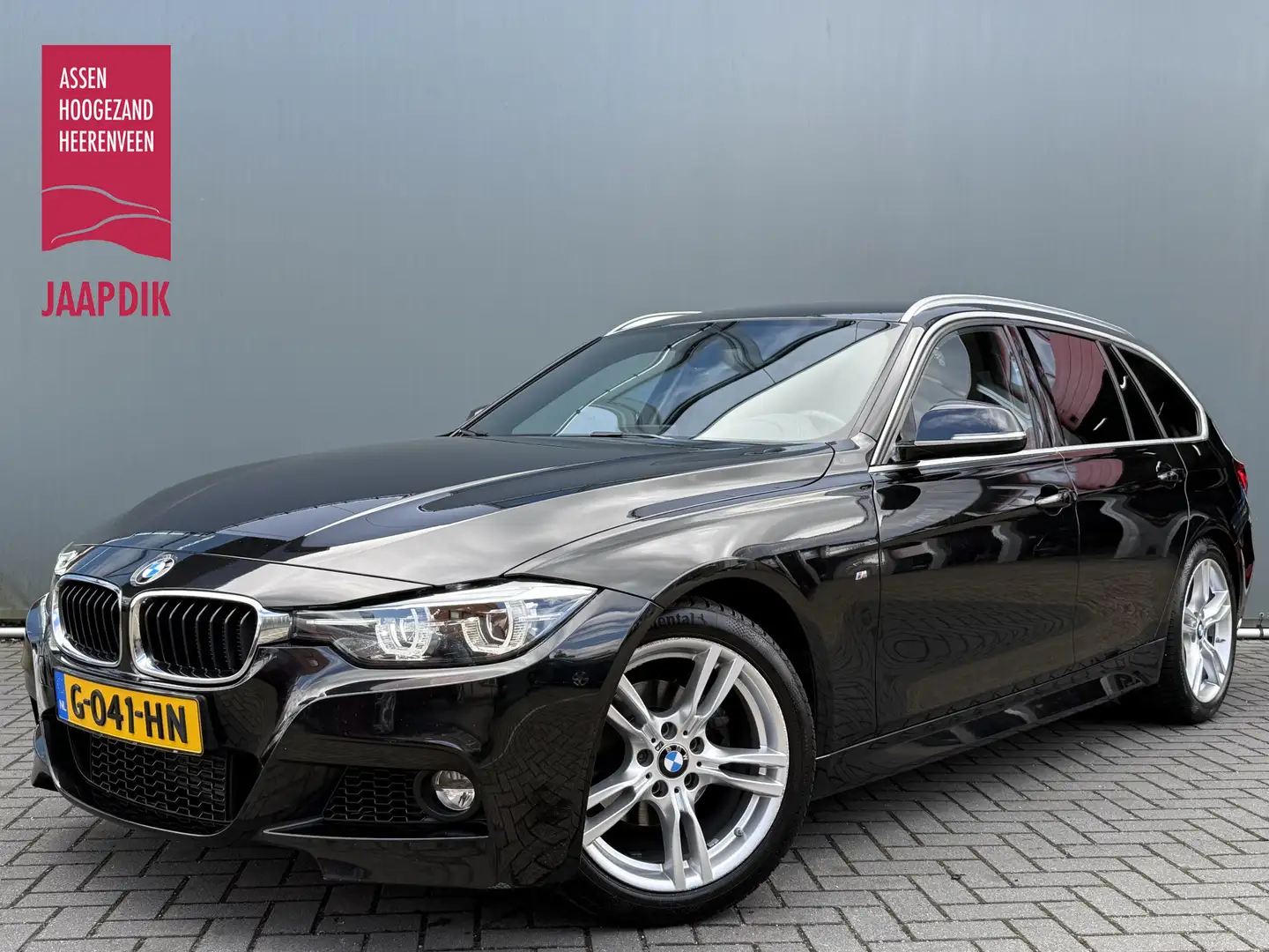 BMW 318 3-serie Touring BWJ 2019 318i M 136 PK Sport Corpo Zwart - 1