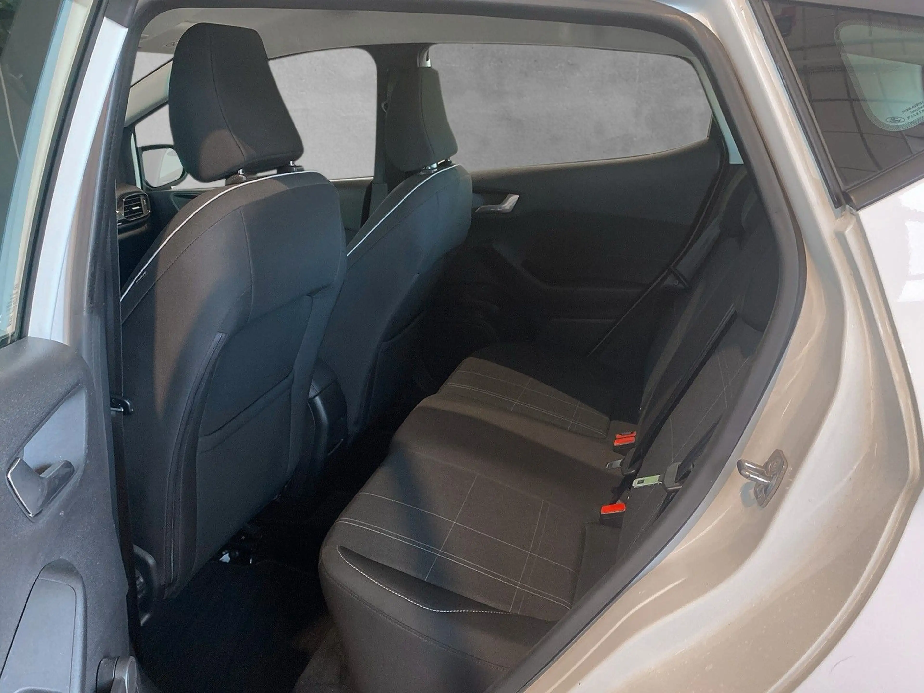 Ford Fiesta Cool & Connect 5-türig — photo 10