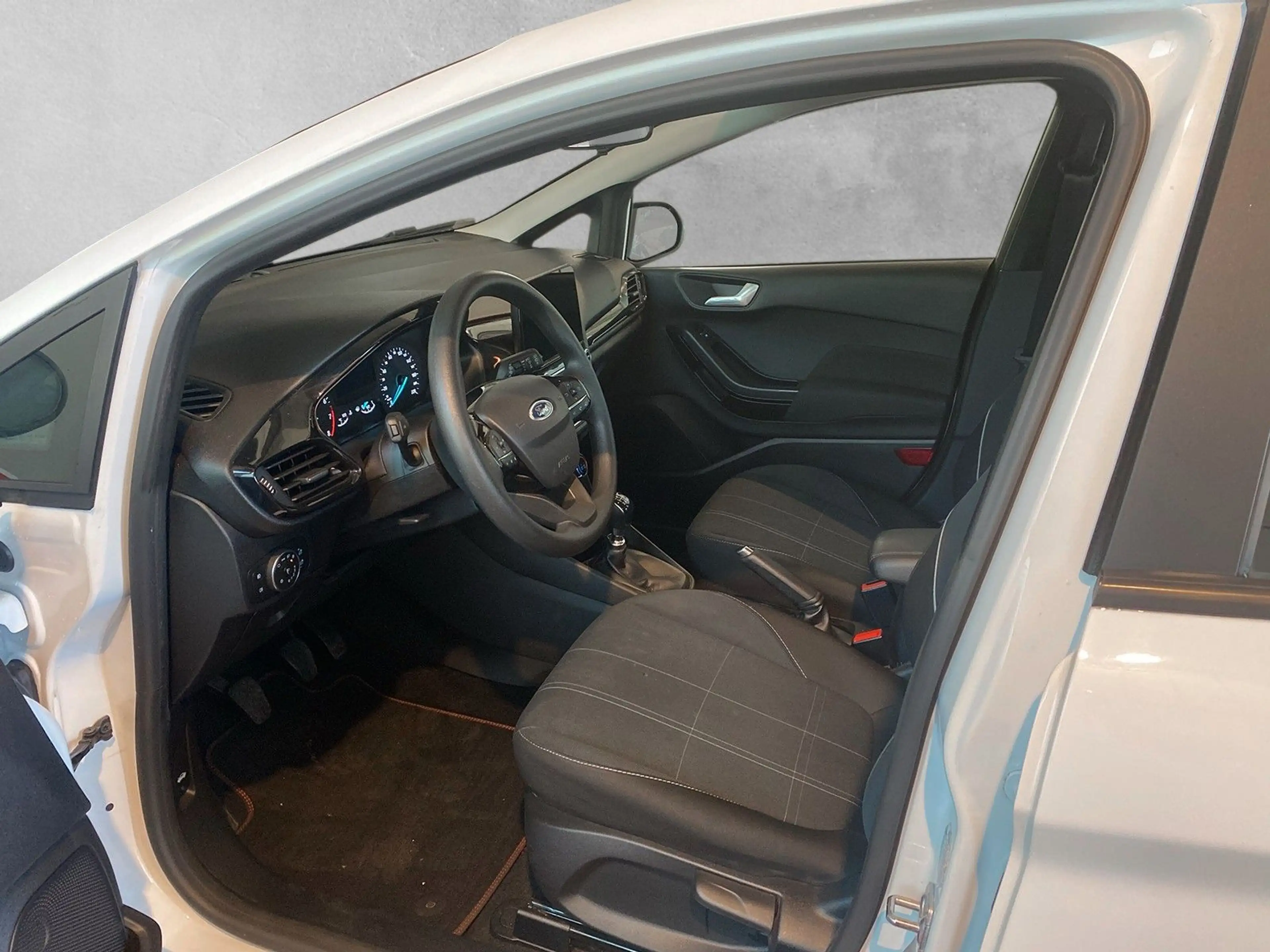Ford Fiesta Cool & Connect 5-türig — photo 9