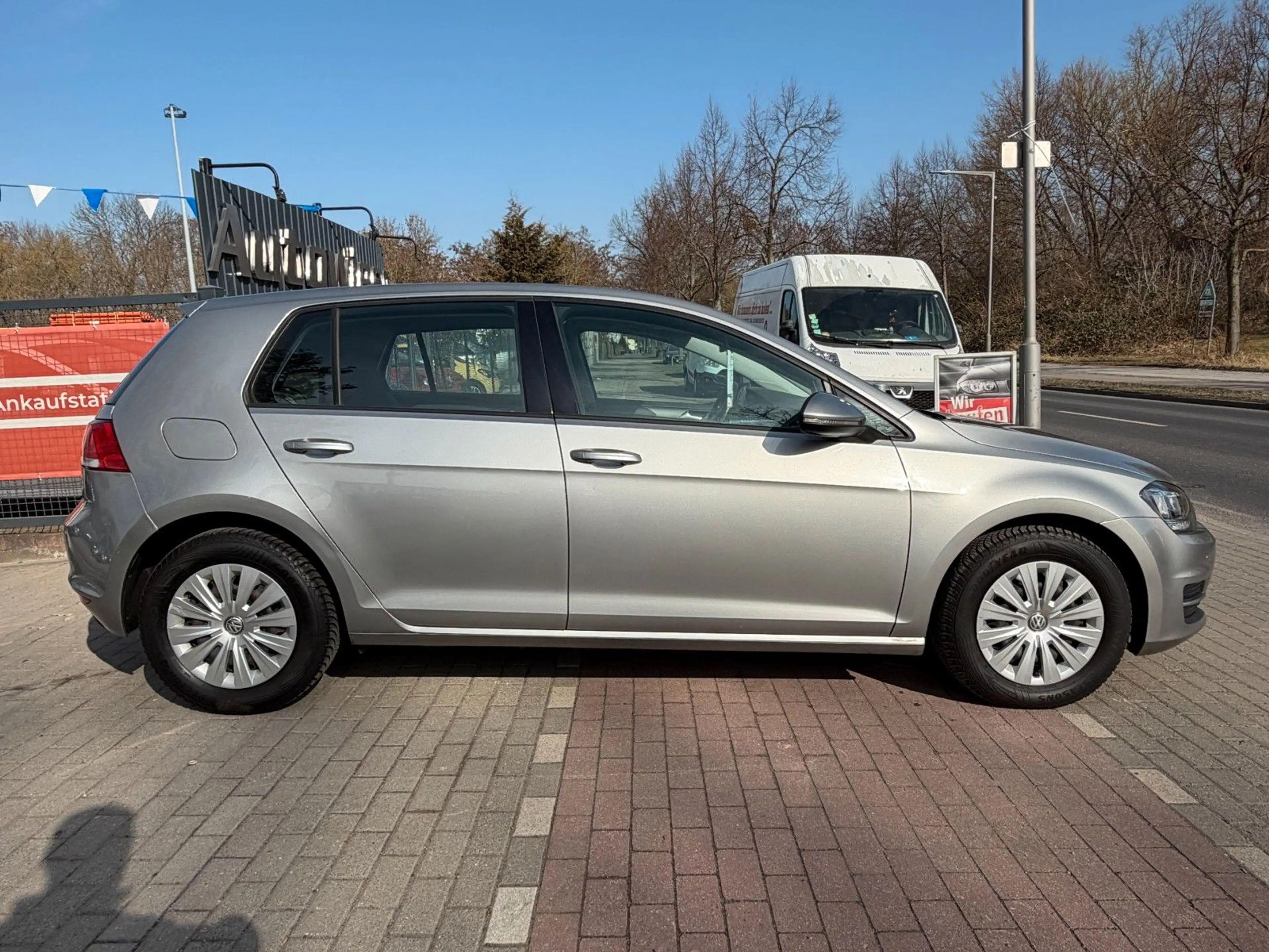 Volkswagen Golf VII 1.6 TDI Lim EU5*Klima*LED*TÜV NEU* — photo 4