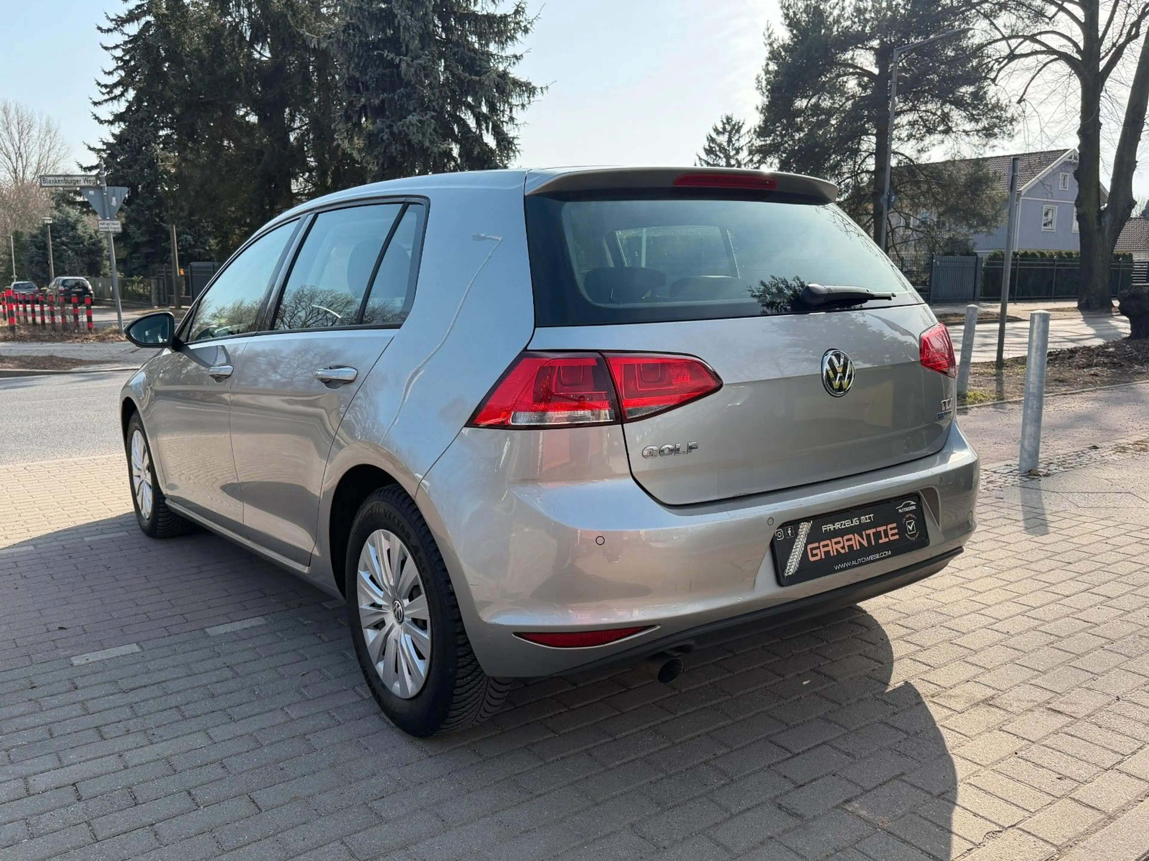 Volkswagen Golf VII 1.6 TDI Lim EU5*Klima*LED*TÜV NEU* — photo 6