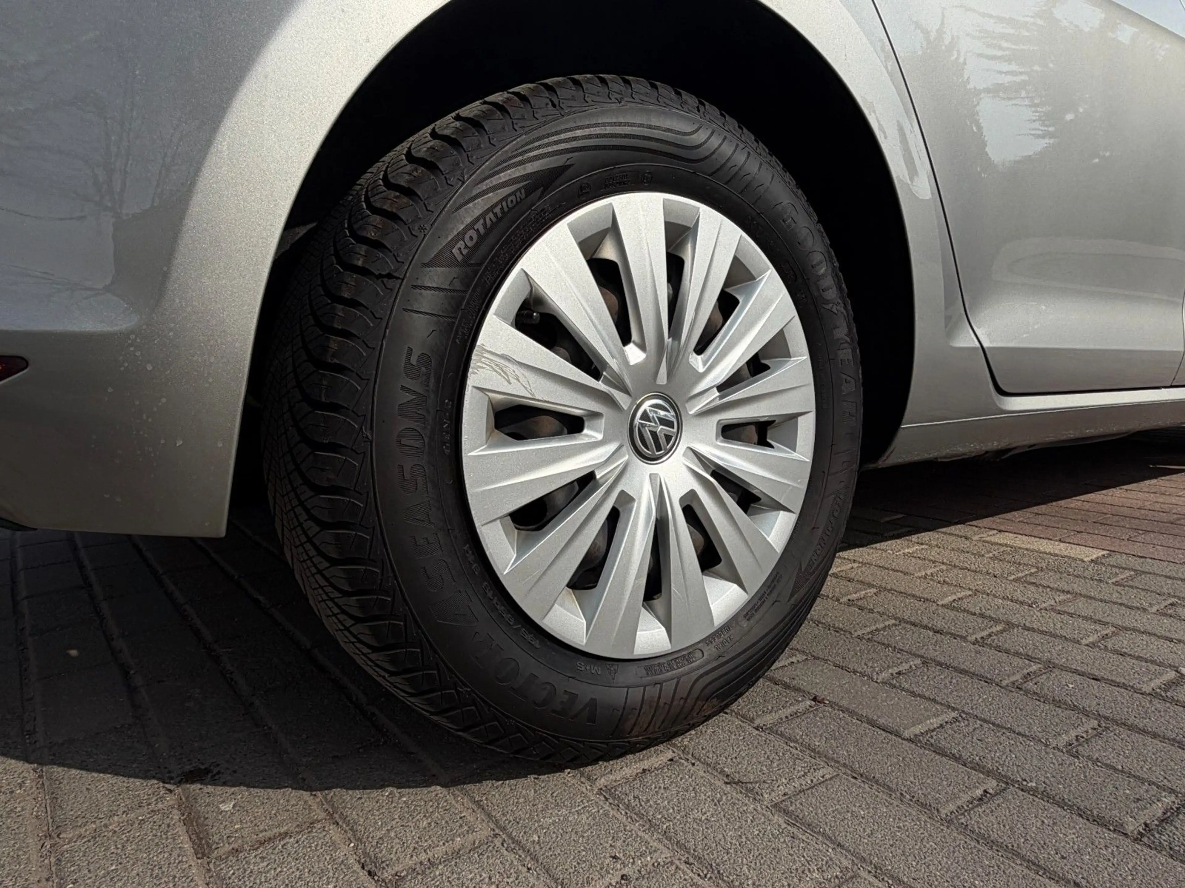 Volkswagen Golf VII 1.6 TDI Lim EU5*Klima*LED*TÜV NEU* — photo 15
