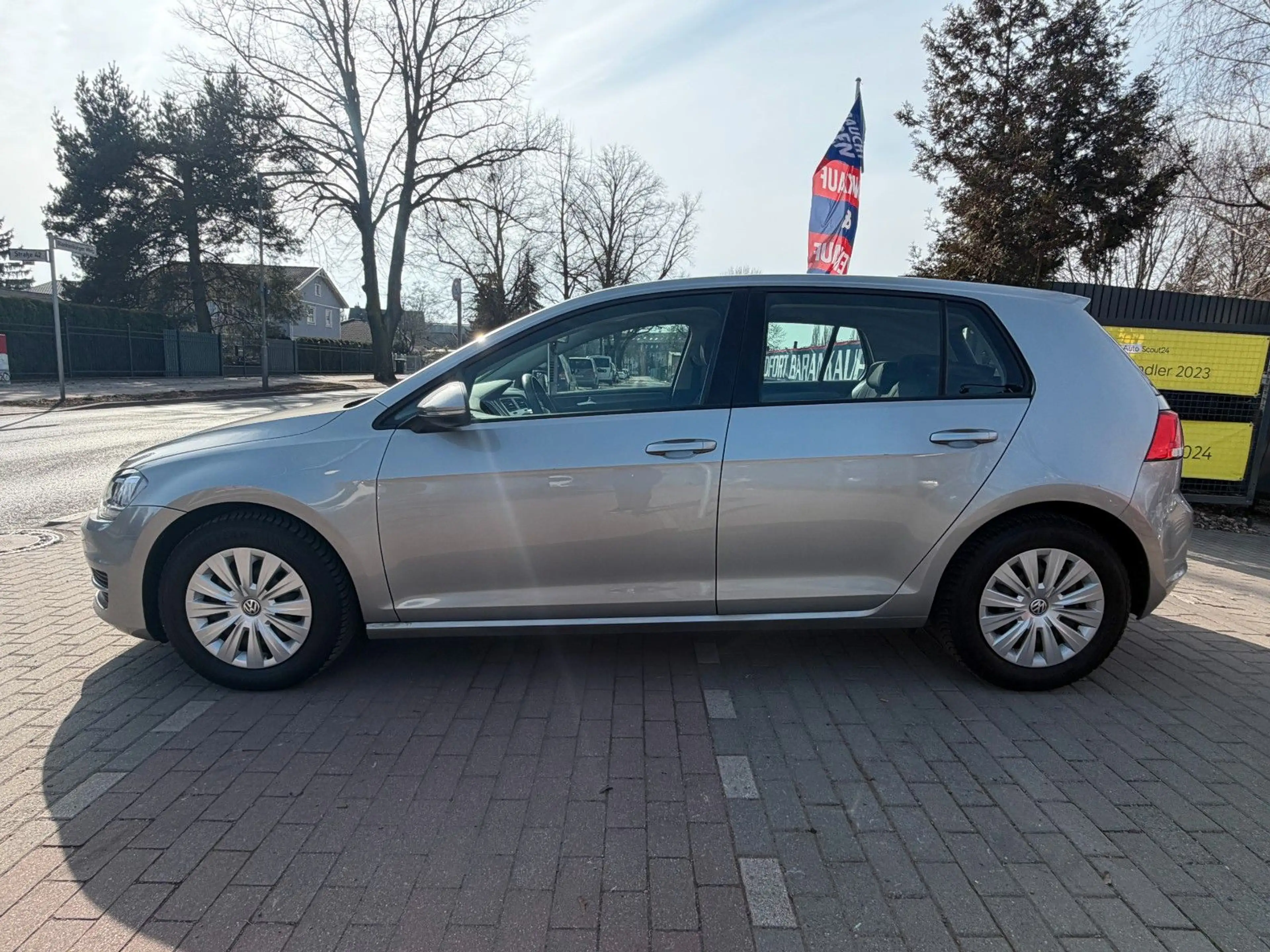 Volkswagen Golf VII 1.6 TDI Lim EU5*Klima*LED*TÜV NEU* — photo 7
