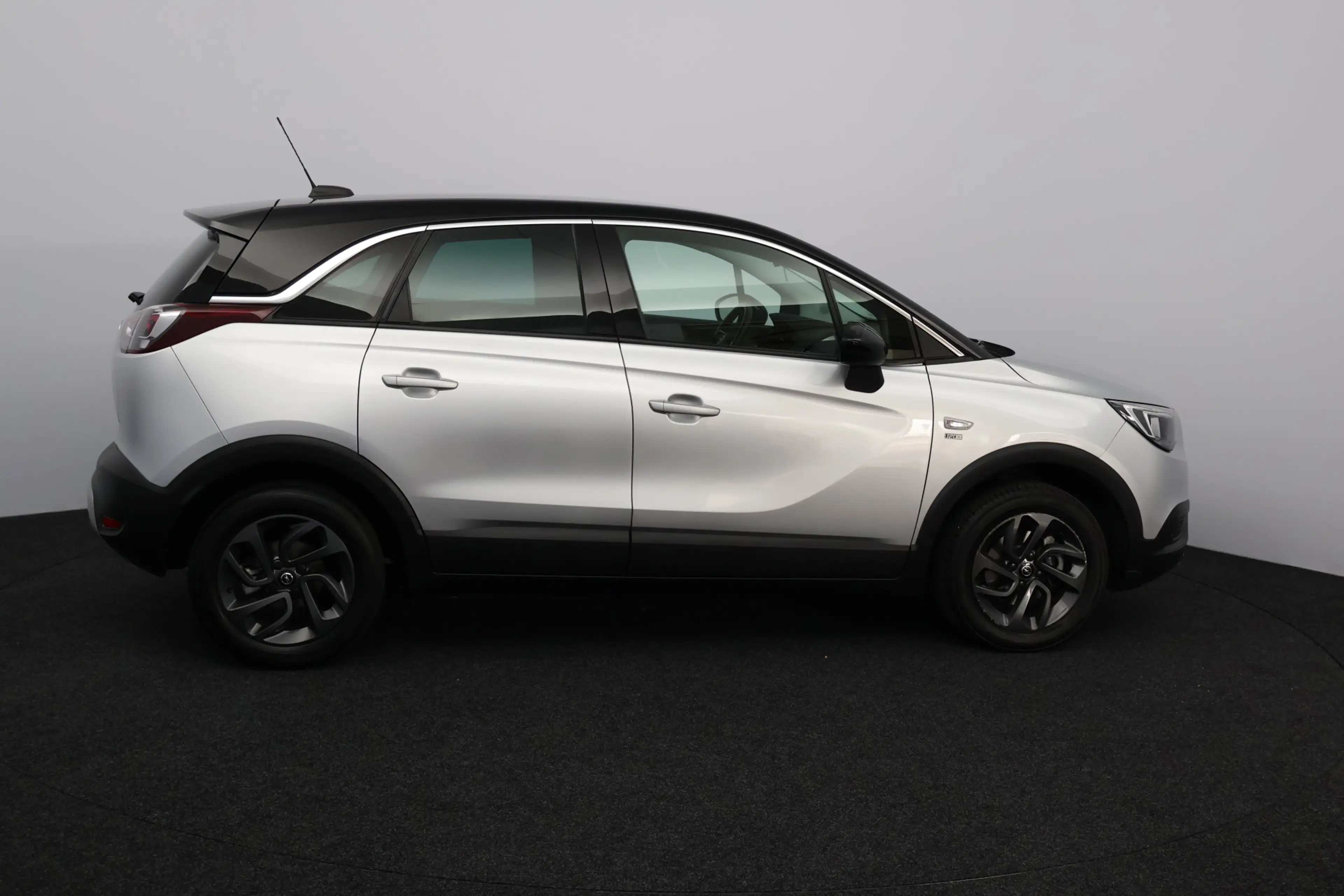 Opel Crossland X 1.2 Turbo 120 Jaar Edition /AUTOMAAT! /Two Tone! / — photo 11