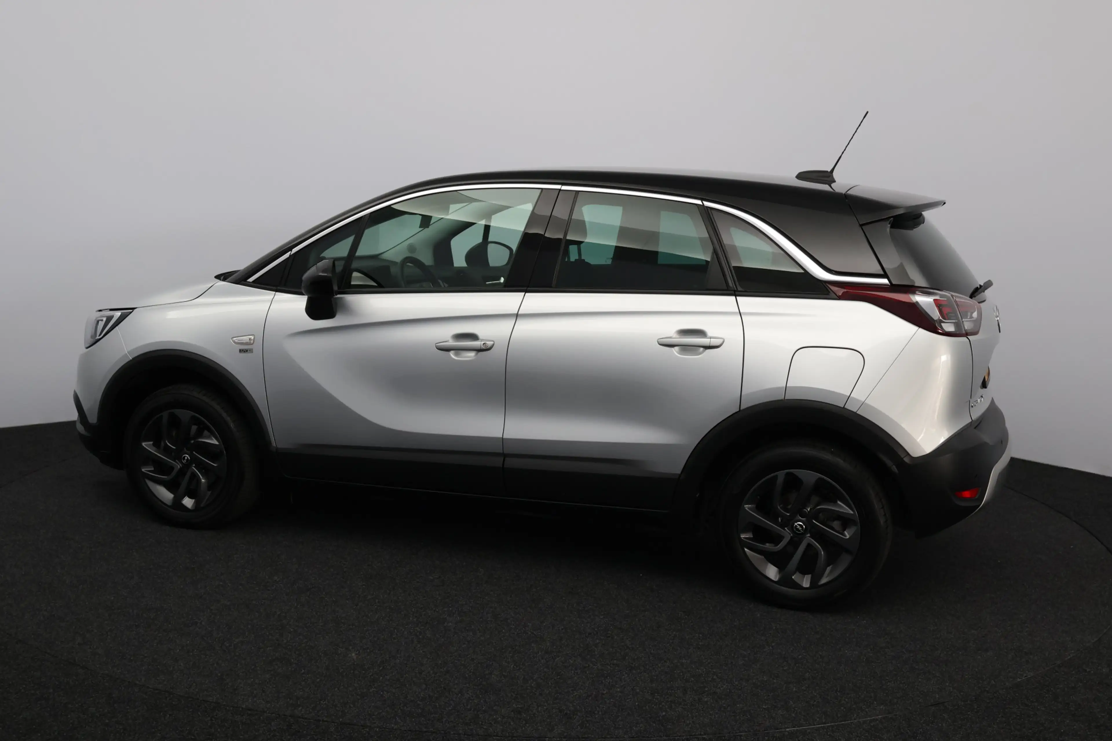 Opel Crossland X 1.2 Turbo 120 Jaar Edition /AUTOMAAT! /Two Tone! / — photo 4