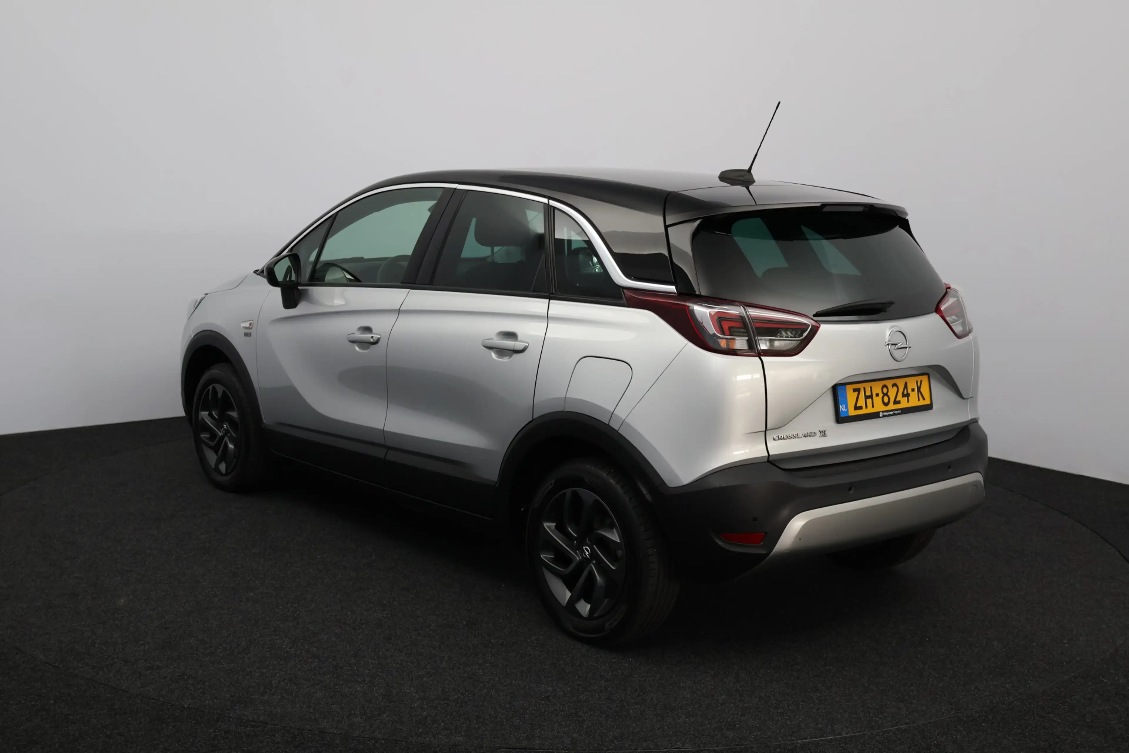 Opel Crossland X 1.2 Turbo 120 Jaar Edition /AUTOMAAT! /Two Tone! / — photo 3
