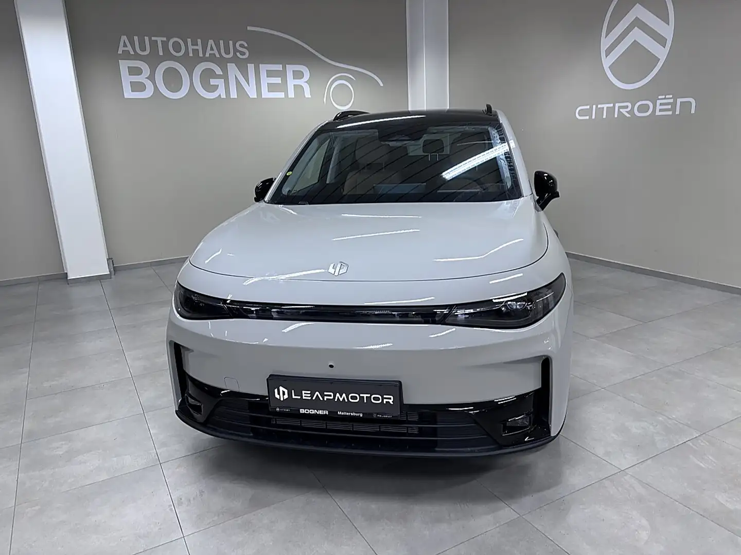 Leapmotor C10 REEV 28,4kWh Design Beige - 2