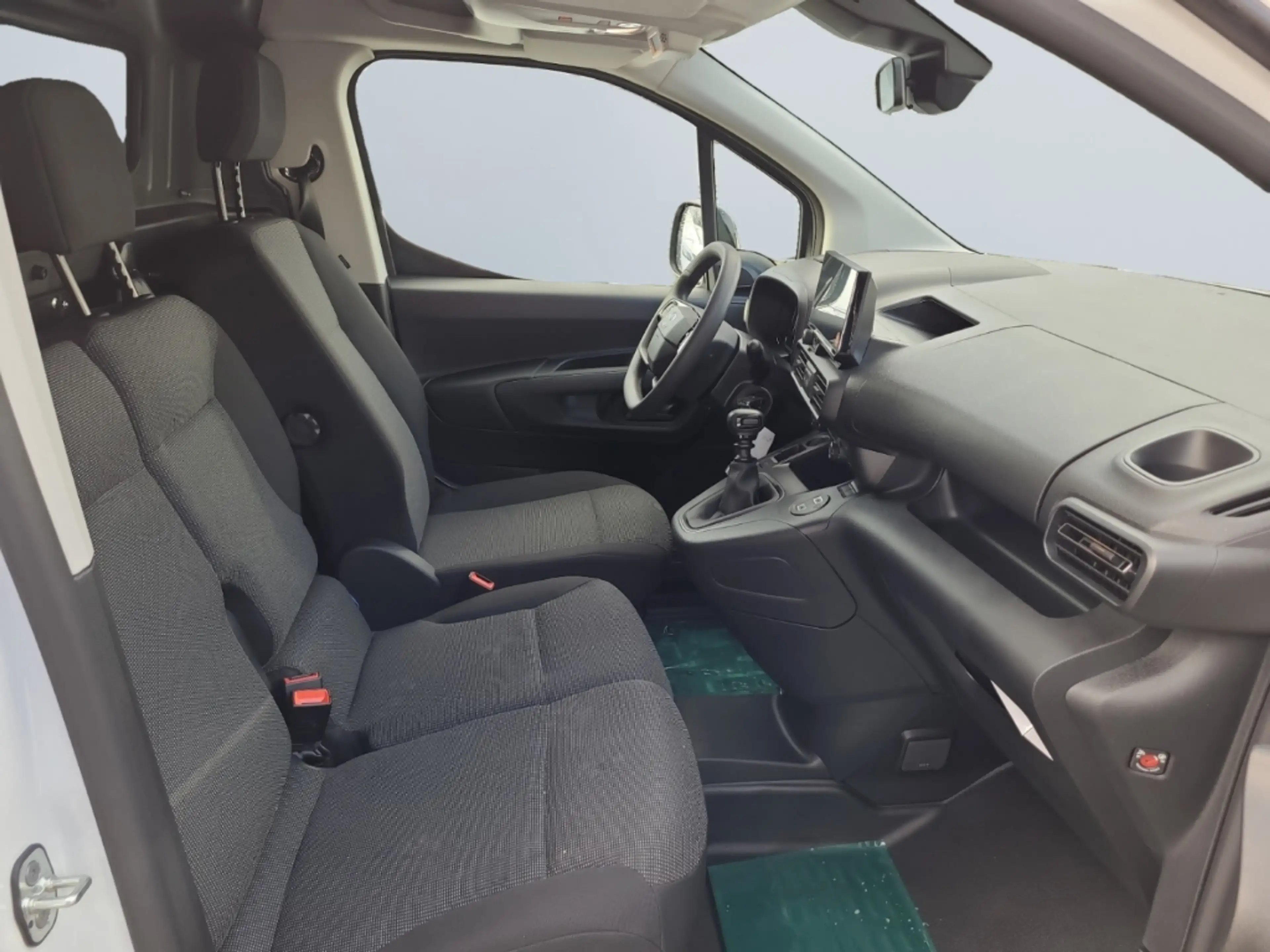 Toyota Proace City 1,5 l D, 102 PS 6MT 4 Türen, 3 Sitze L — photo 10