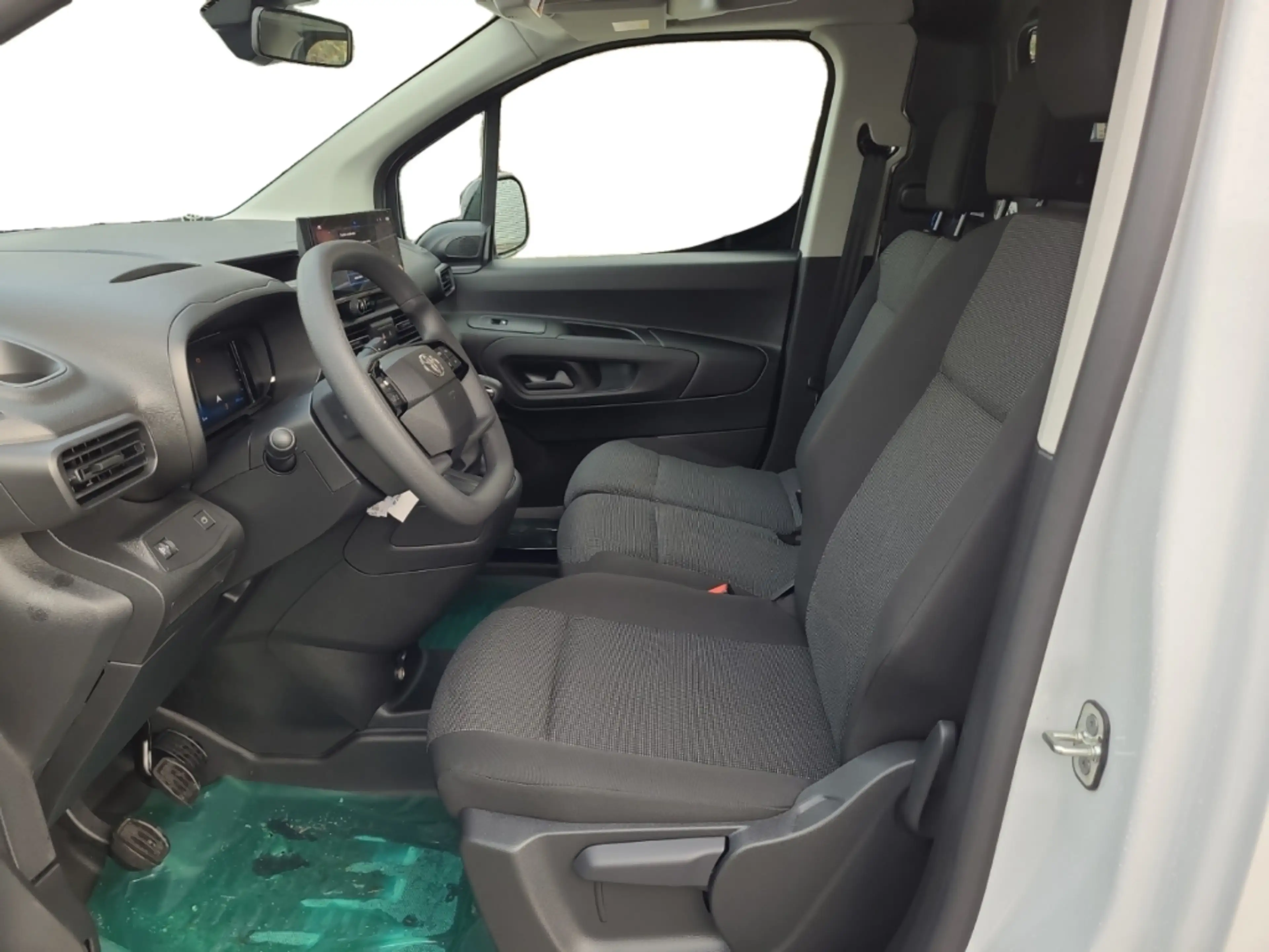 Toyota Proace City 1,5 l D, 102 PS 6MT 4 Türen, 3 Sitze L — photo 15