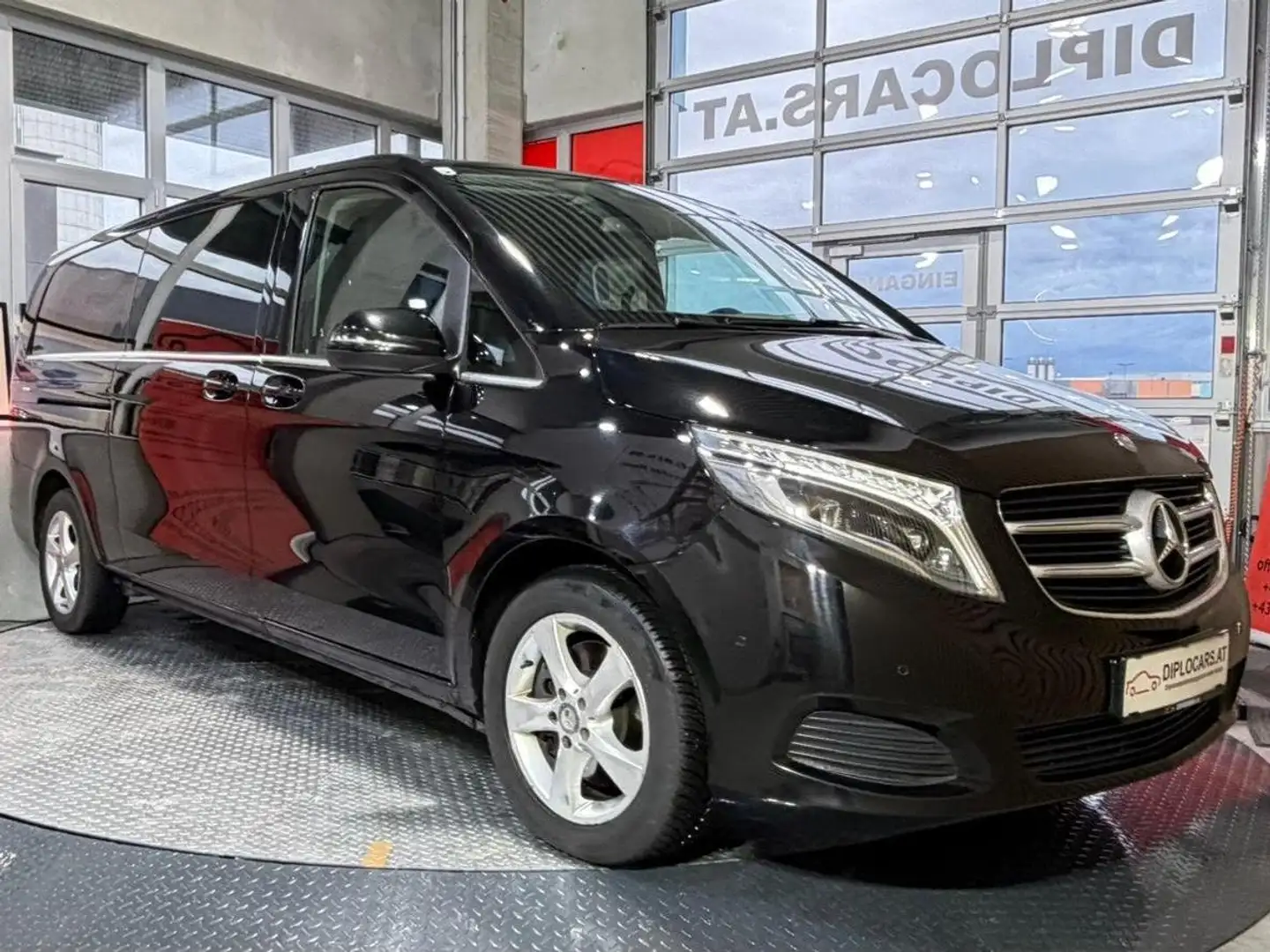 Mercedes-Benz V 250 V250d AVANTGARDE extralang Jahresvignette 2026 Schwarz - 1