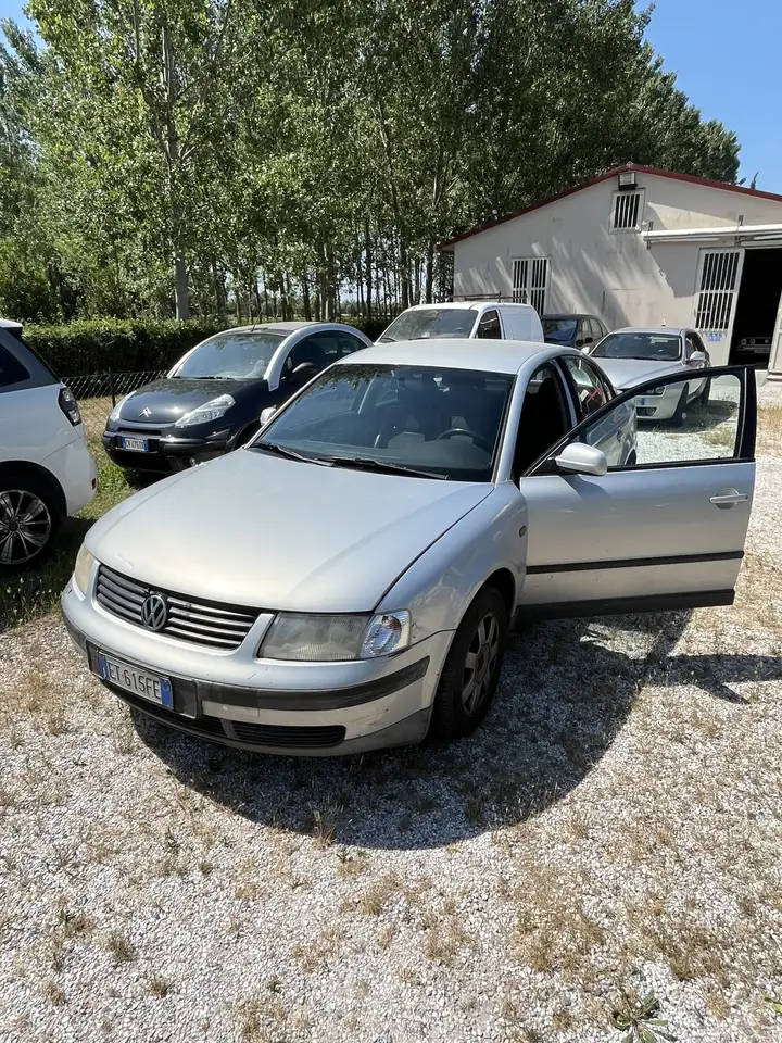 Volkswagen Passat 1.9 tdi Comfortline 110cv, foto 1