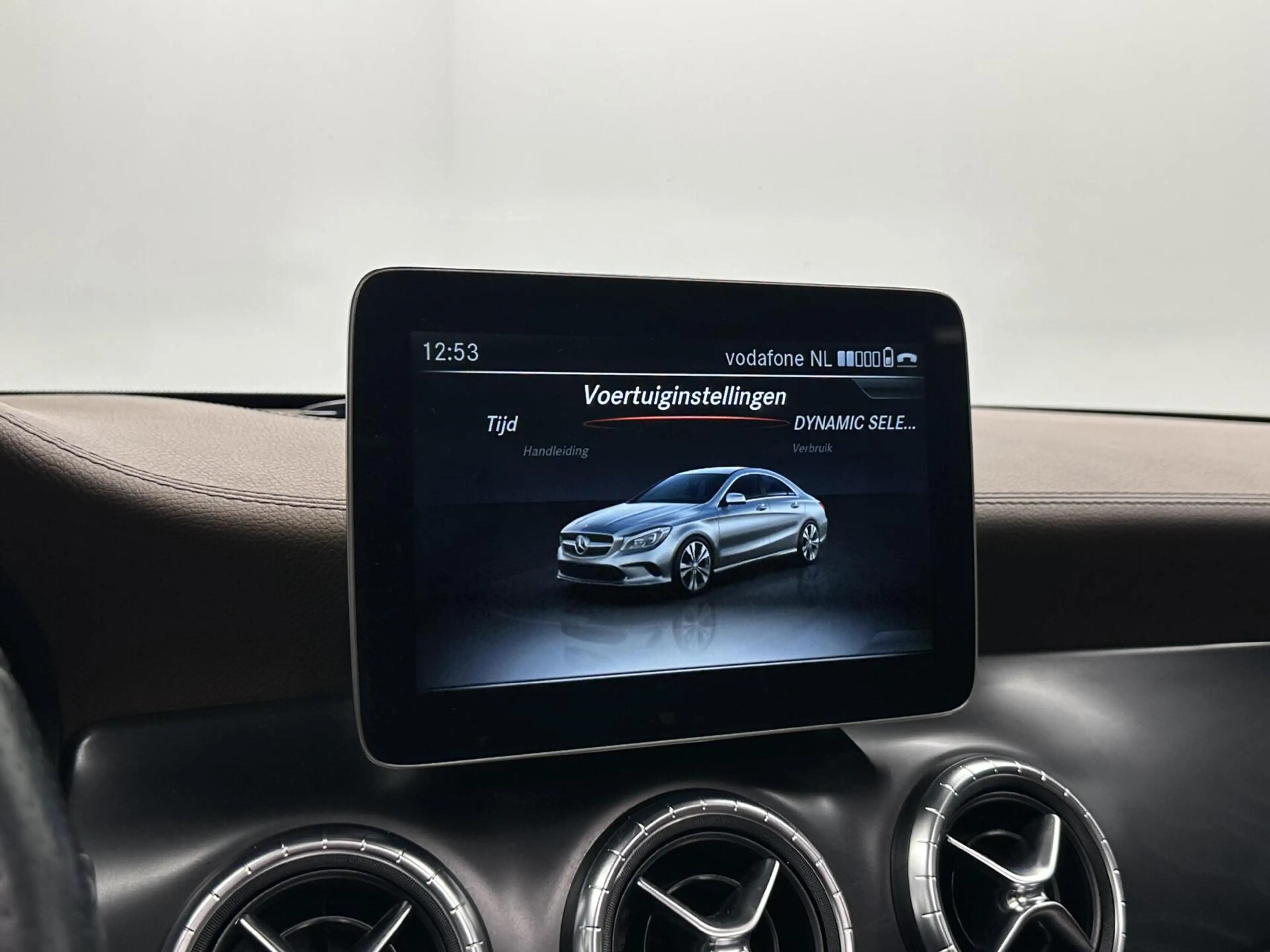 Mercedes-Benz CLA 200 Prestige TREKHAAK LEER PANO NAVI CAMERA. — photo 48