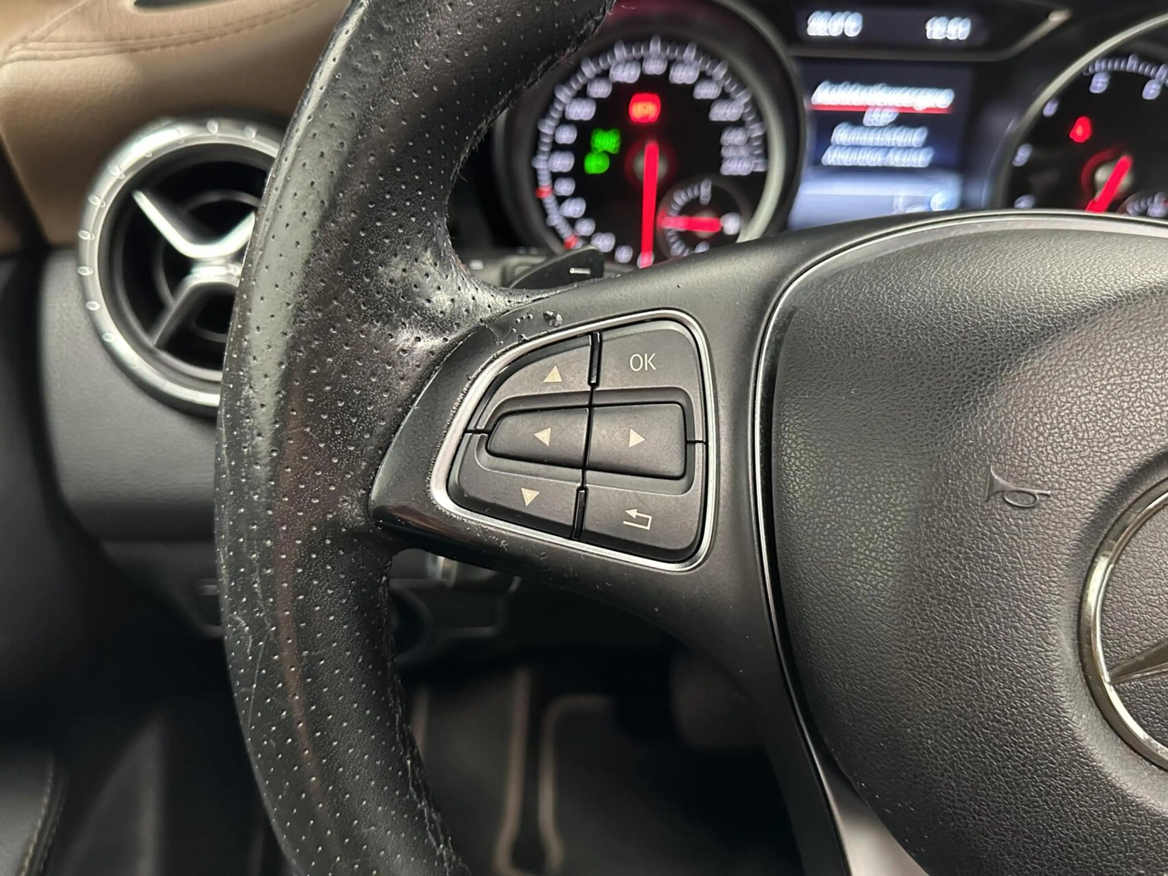 Mercedes-Benz CLA 200 Prestige TREKHAAK LEER PANO NAVI CAMERA. — photo 24