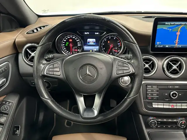 Mercedes-Benz Cla view 23