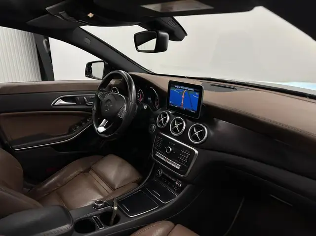 Mercedes-Benz Cla view 15