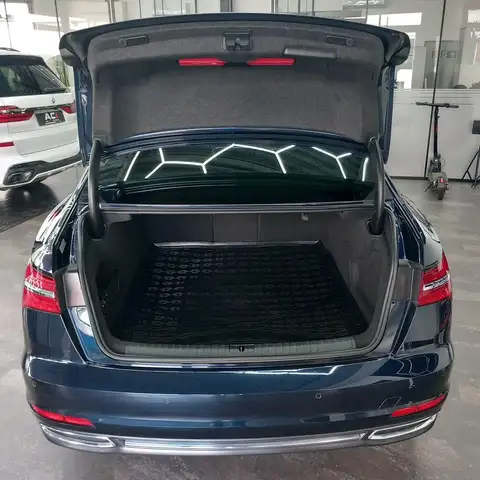 Audi A6 view 13