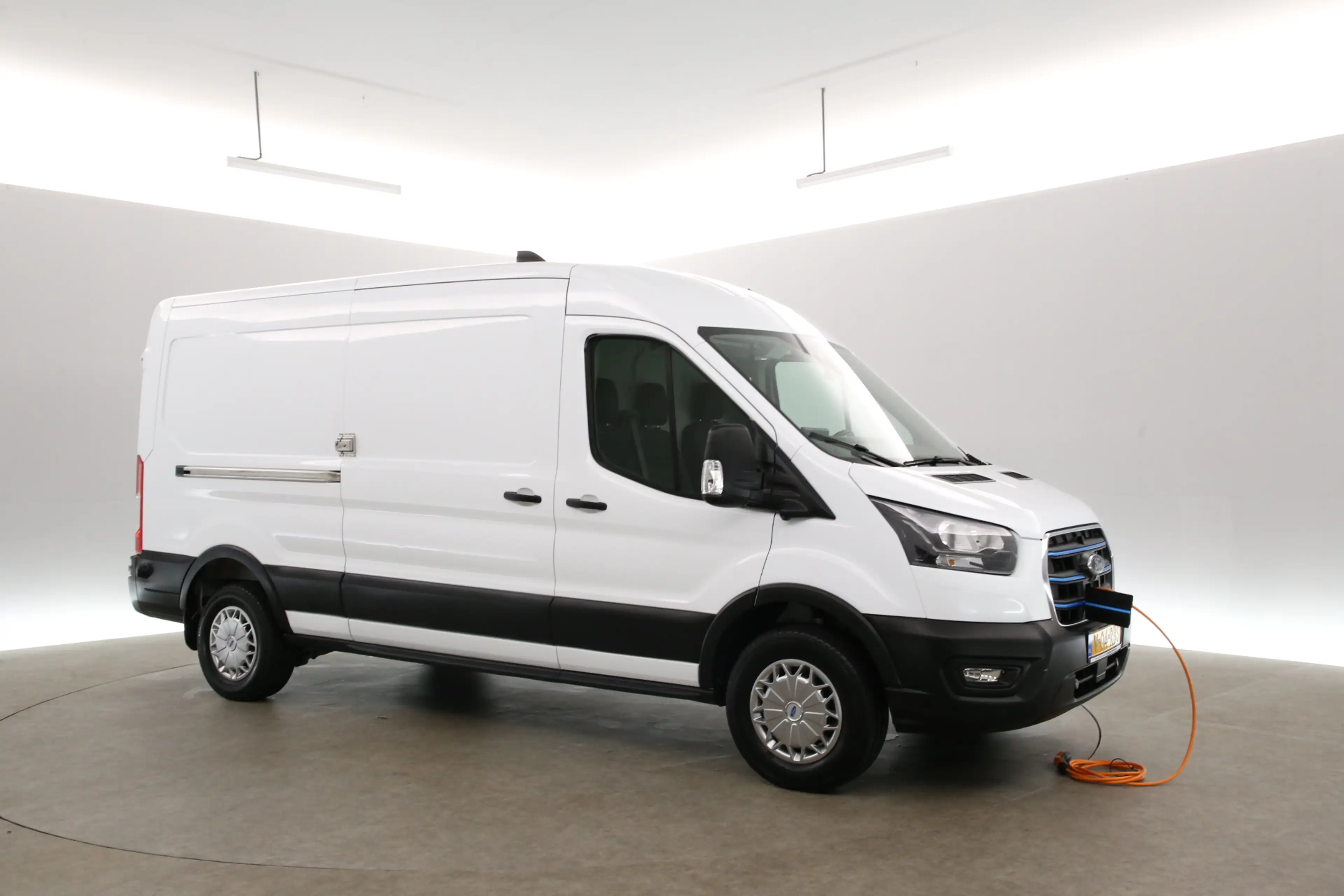 Ford Transit Elektrisch L3H2 68 kWh 184PK | Snelladen | SOH 94% — photo 6