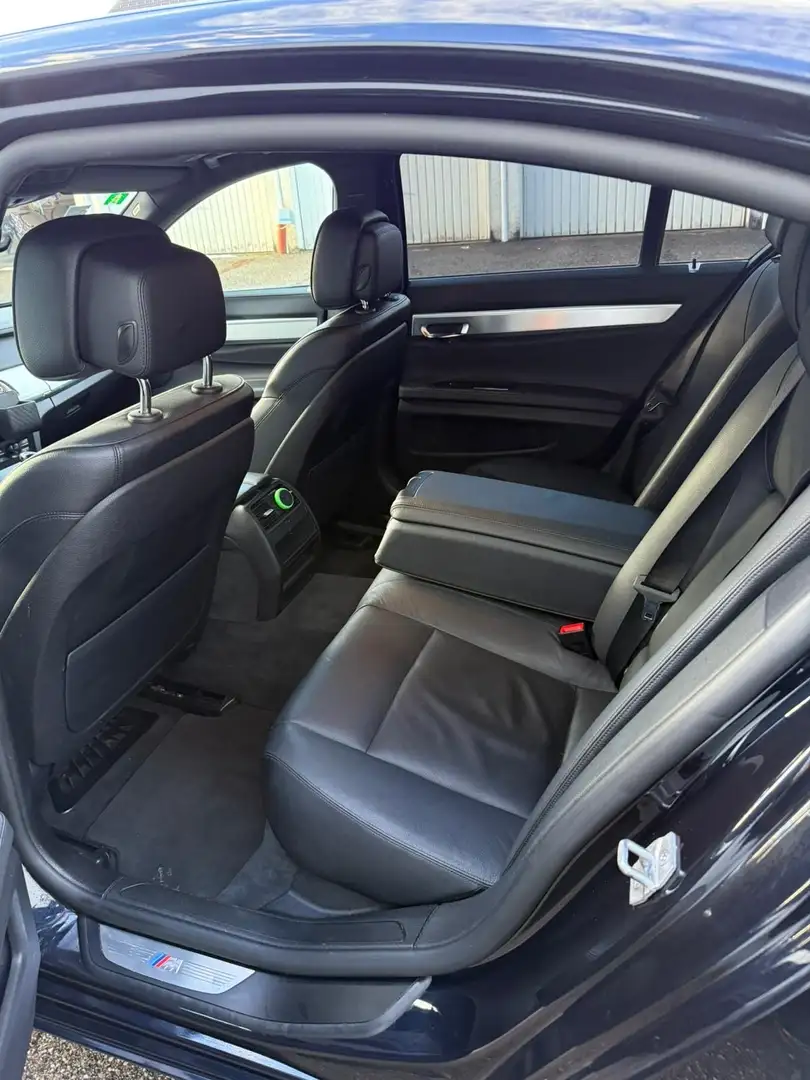 BMW 730 730d xDrive Negru - 2