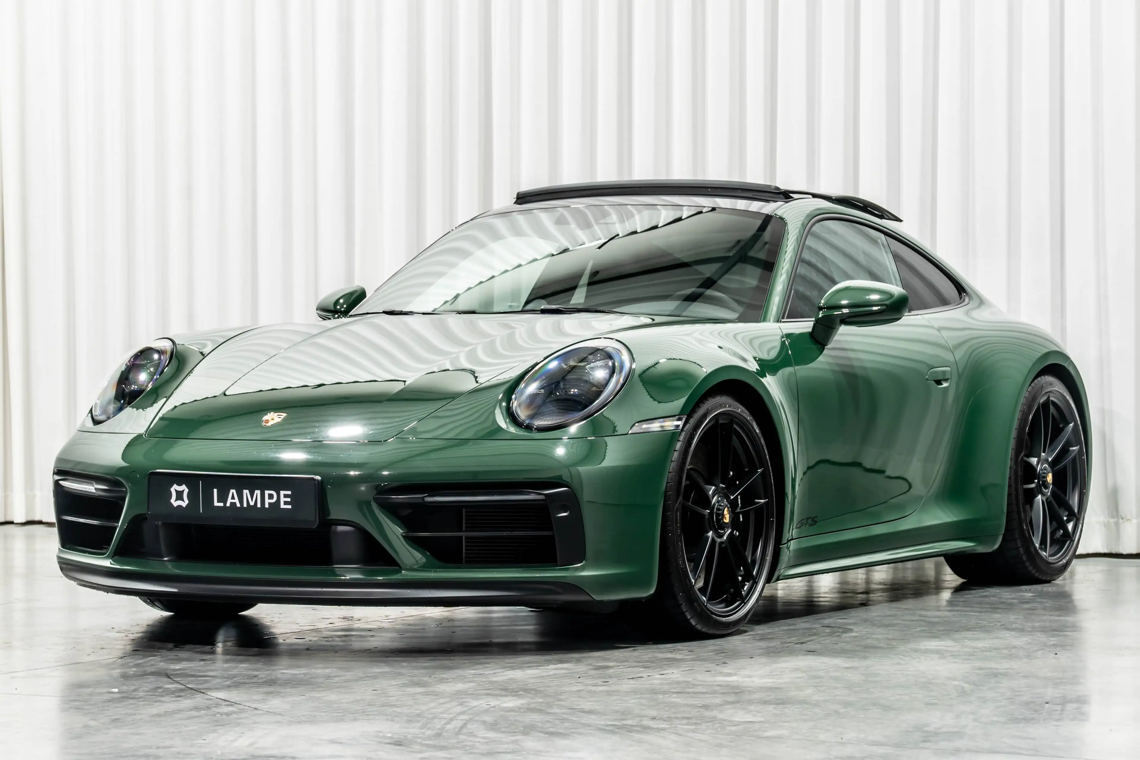 Porsche 911 992.1 Carrera 4 GTS Coupé PTS British Racing Green — photo 2