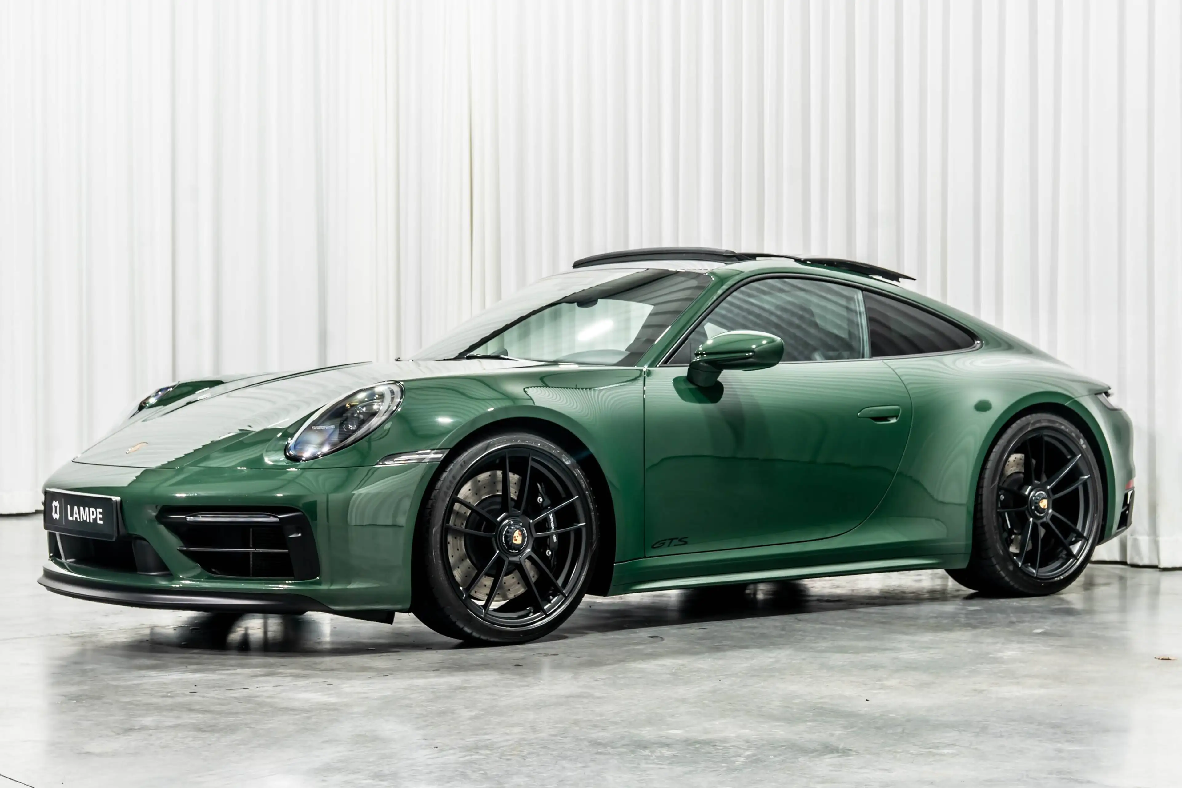 Porsche 911 992.1 Carrera 4 GTS Coupé PTS British Racing Green — photo 3