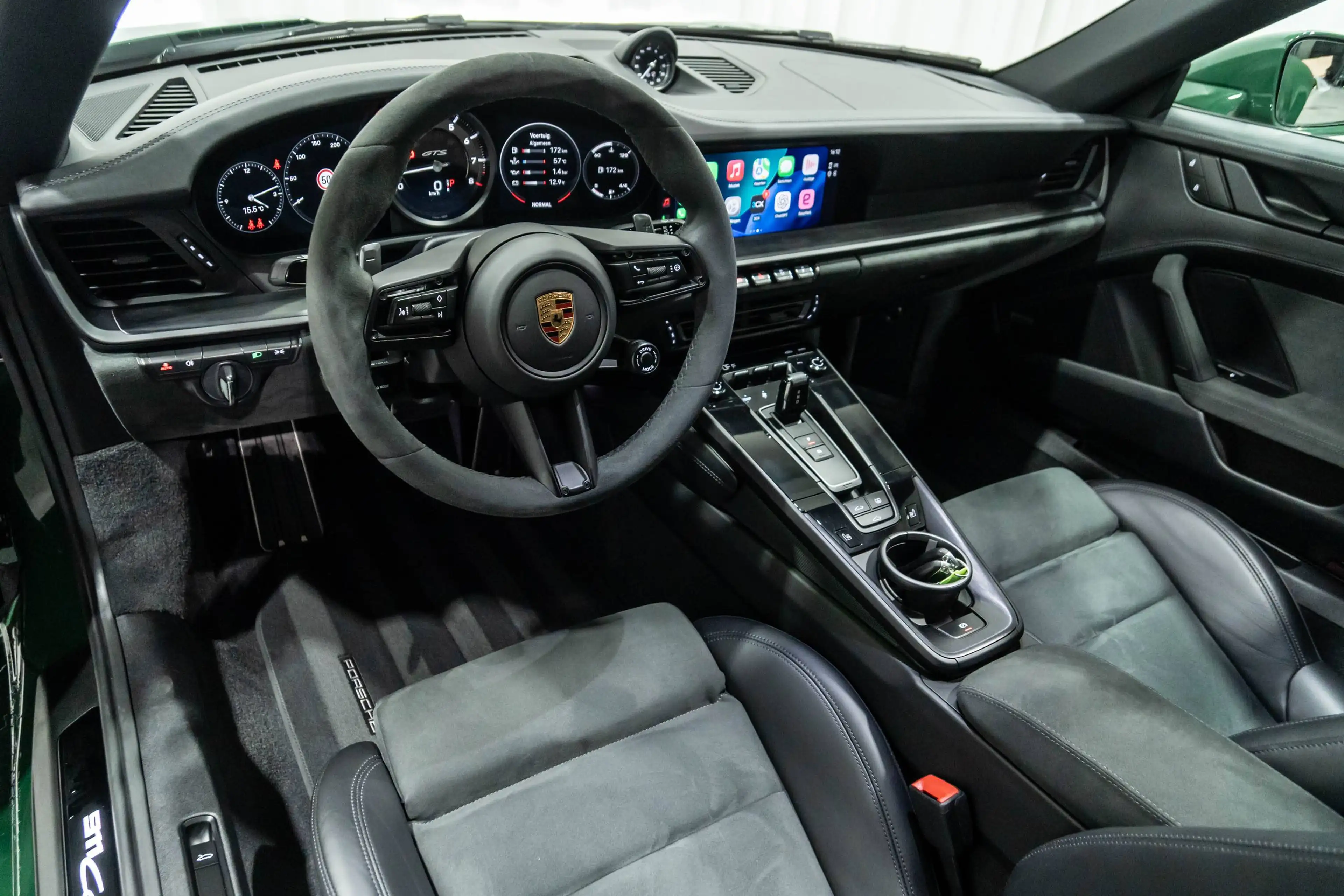 Porsche 911 992.1 Carrera 4 GTS Coupé PTS British Racing Green — photo 7