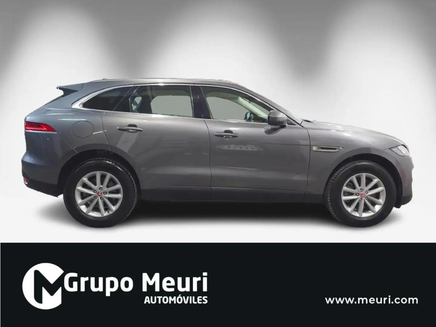 Jaguar F-Pace 3.0TDV6 Portfolio Aut. AWD Grijs - 2
