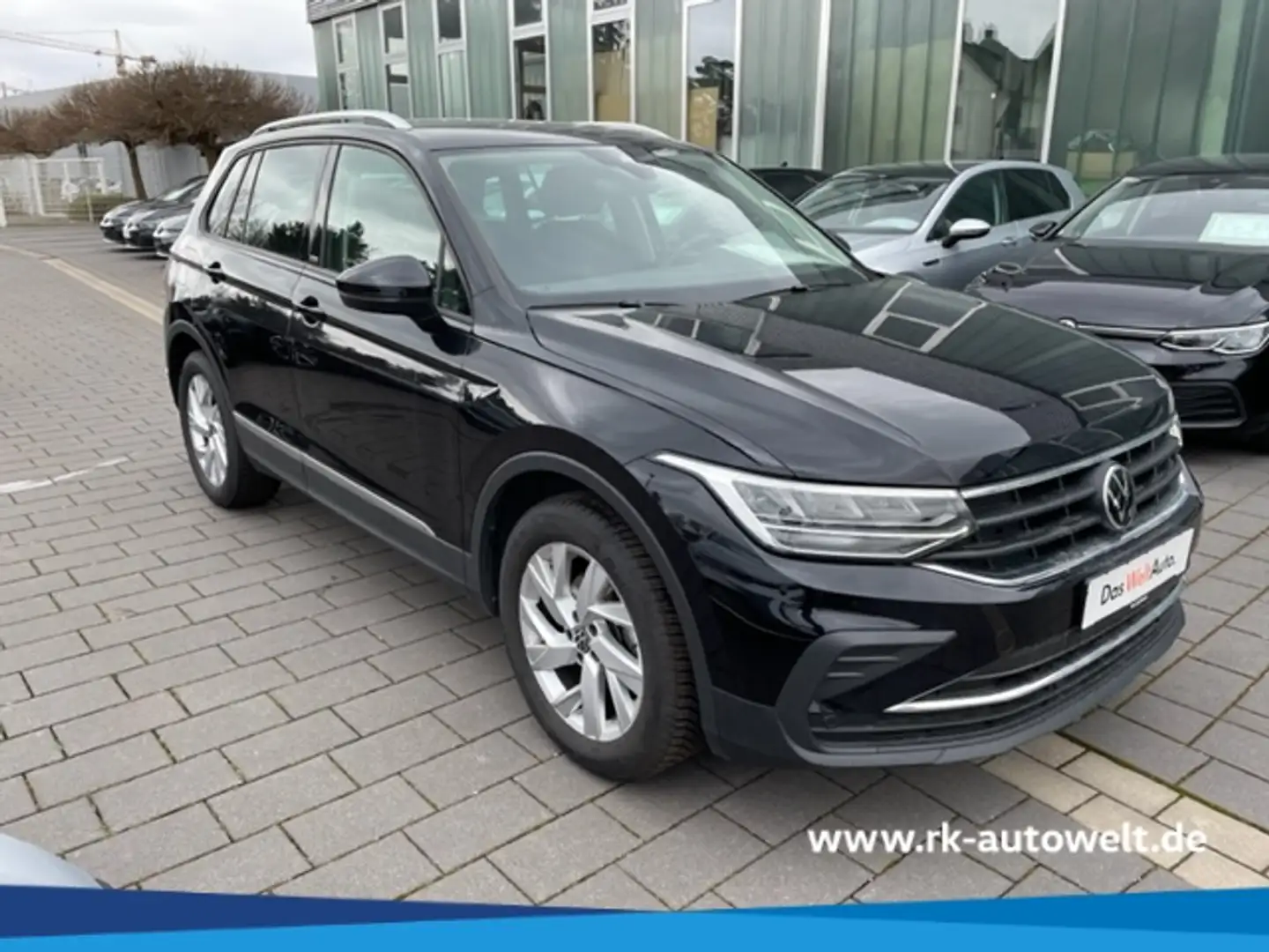Volkswagen Tiguan 1.5 TSI ACTIVE NAVI TEL LED ACC Rückfahrkam. Fernl Schwarz - 1