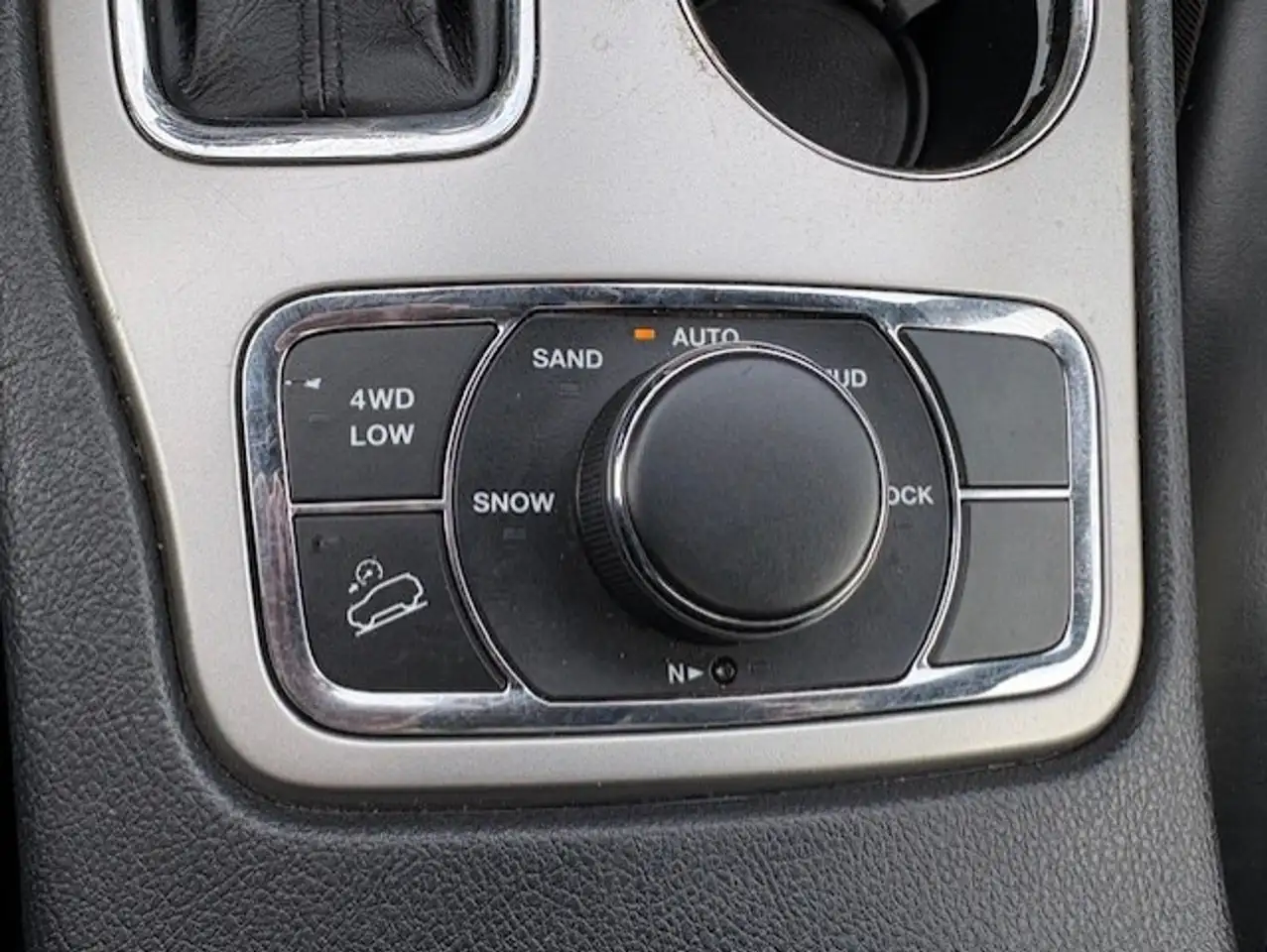 Jeep Grand Cherokee снимка Jeep Grand Cherokee