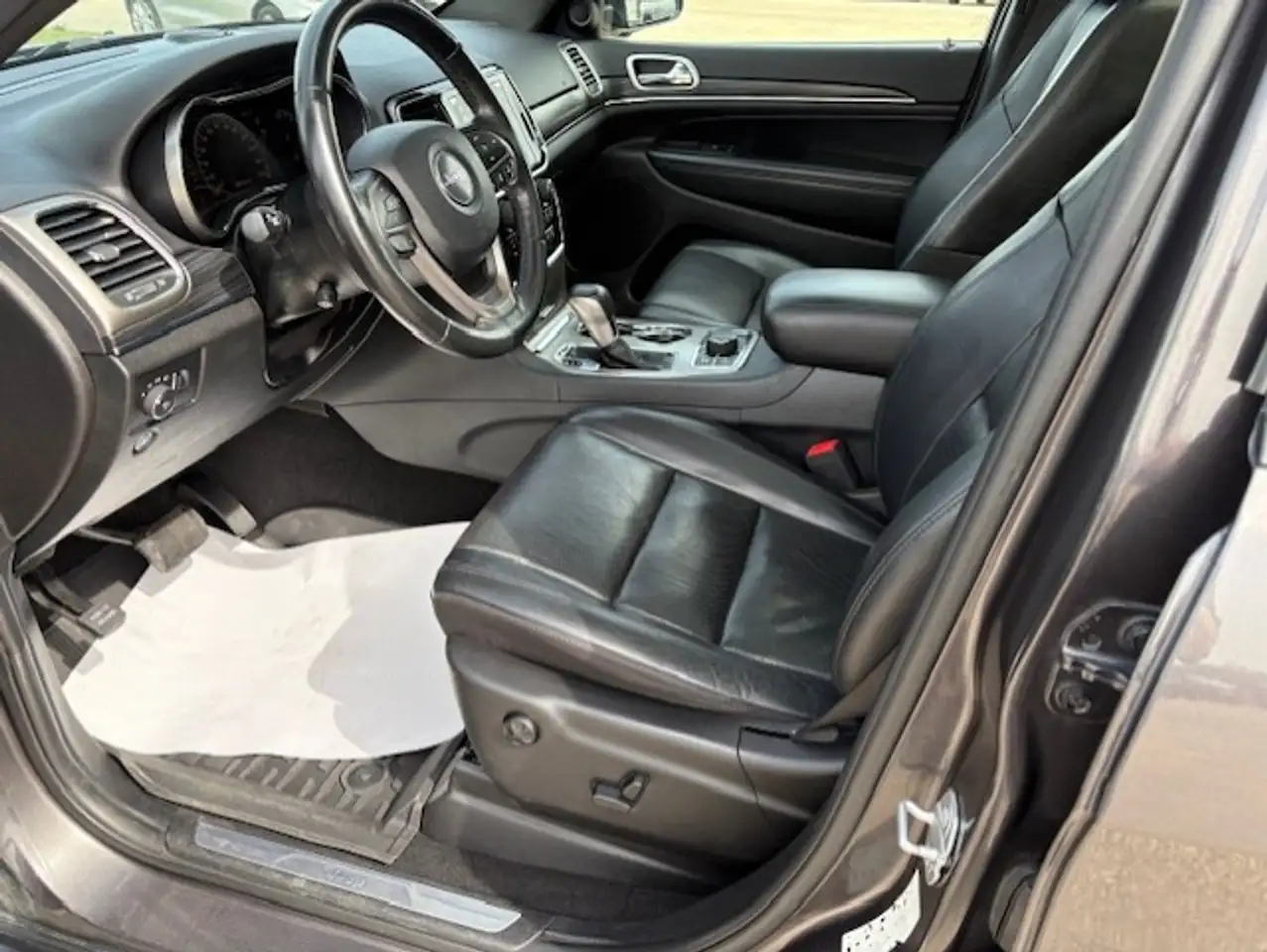 Jeep Grand Cherokee снимка Jeep Grand Cherokee