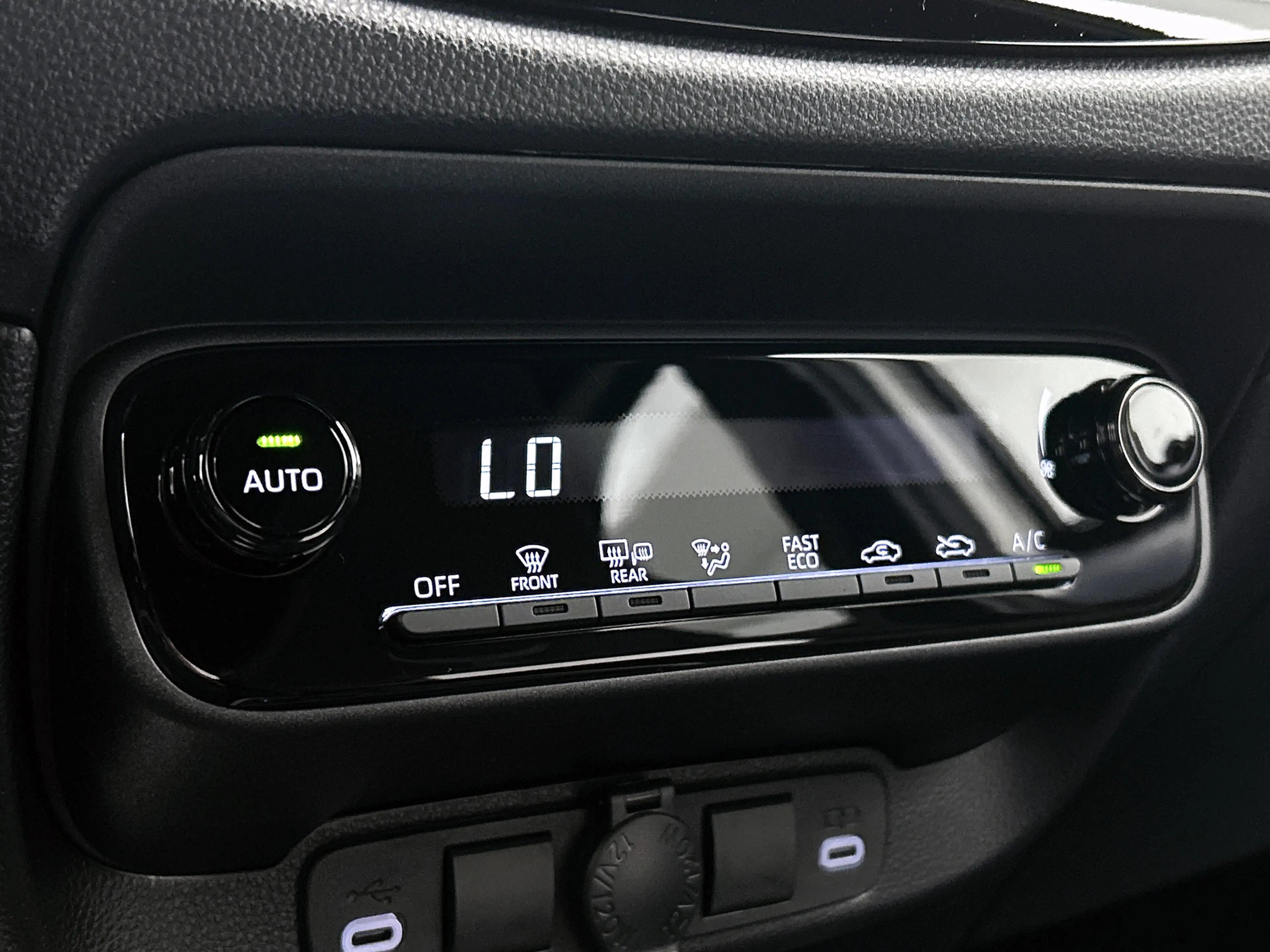 Toyota Aygo X Hybrid 115 pulse | Easy Pack | keyless entry | Par — photo 10