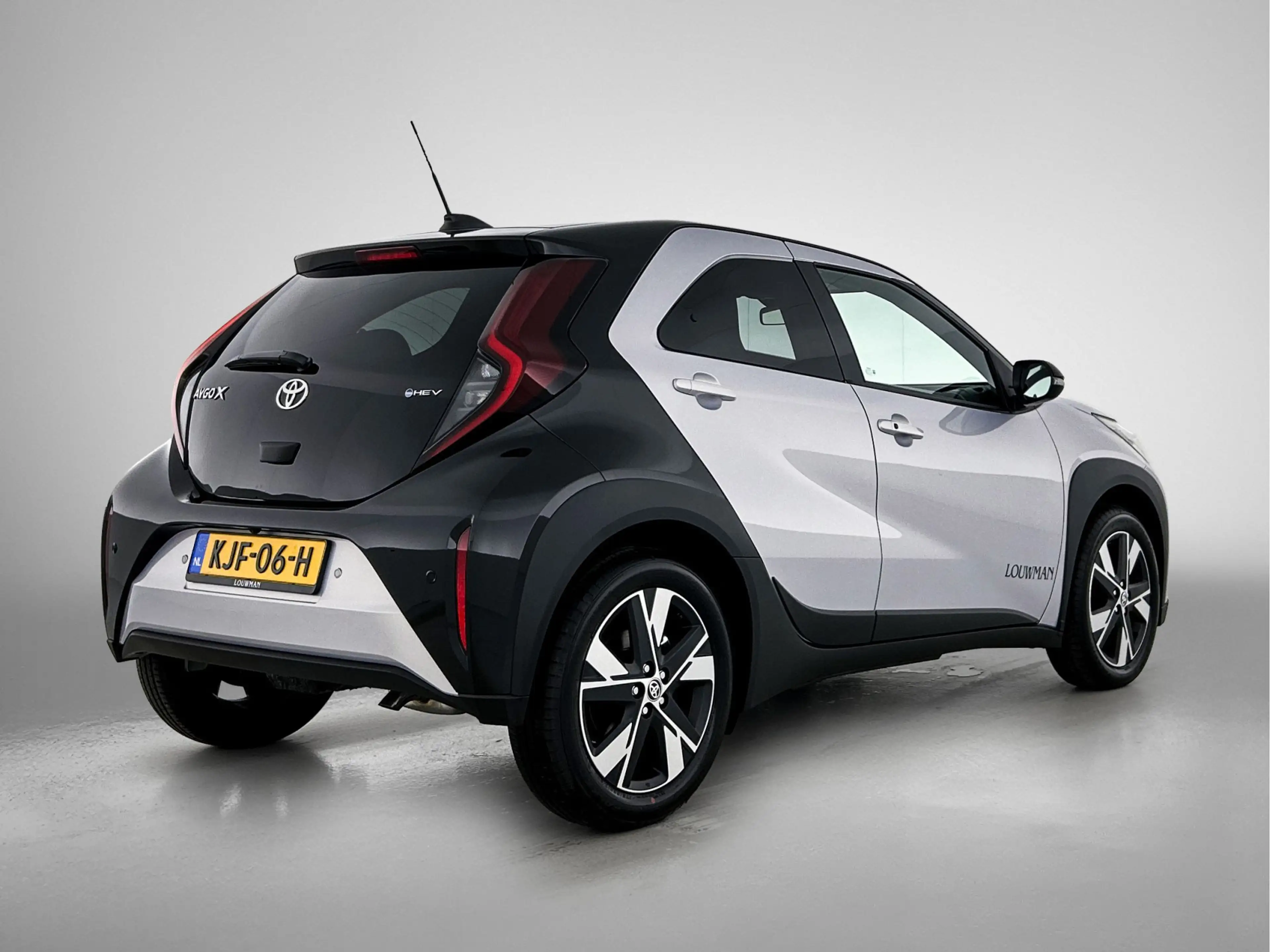 Toyota Aygo X Hybrid 115 pulse | Easy Pack | keyless entry | Par — photo 2