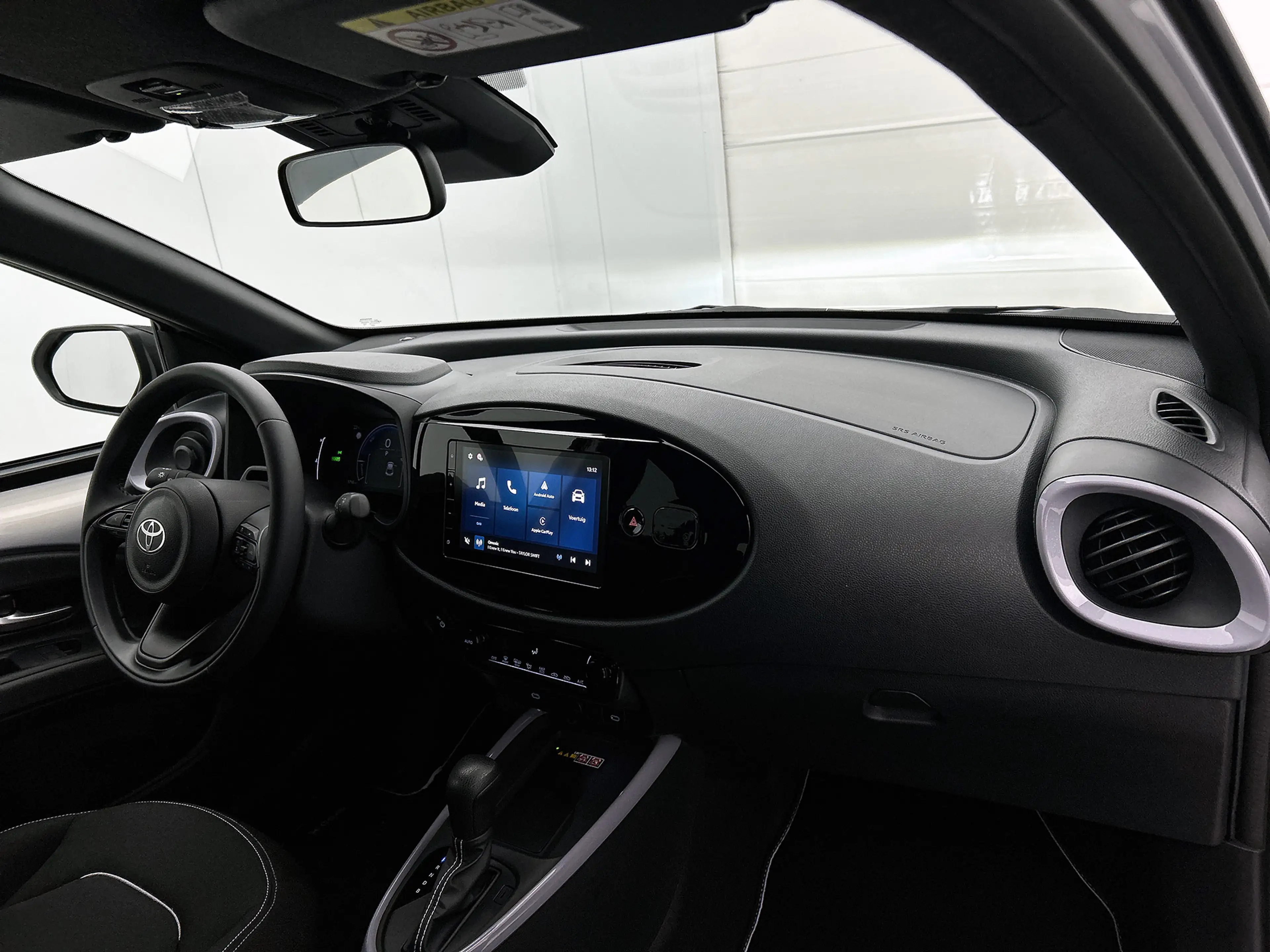 Toyota Aygo X Hybrid 115 pulse | Easy Pack | keyless entry | Par — photo 6
