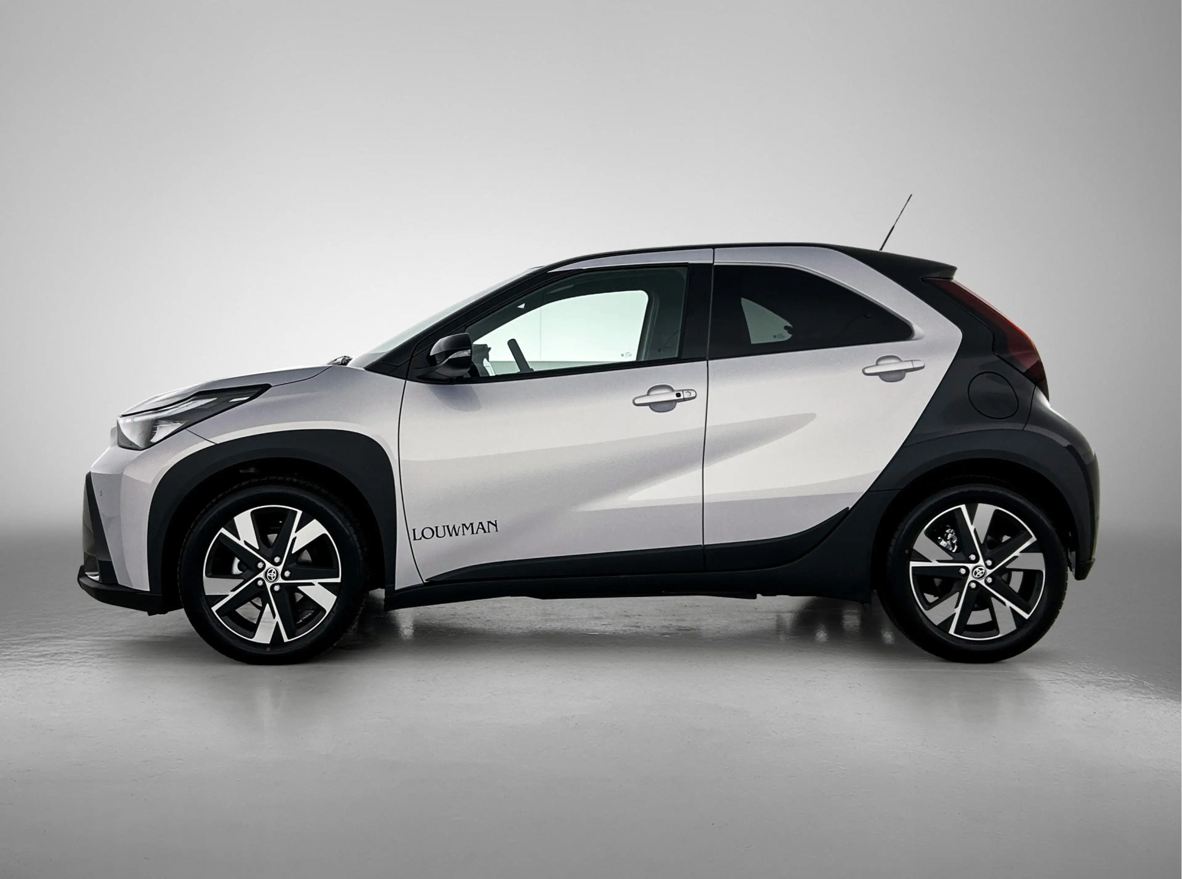 Toyota Aygo X Hybrid 115 pulse | Easy Pack | keyless entry | Par — photo 3
