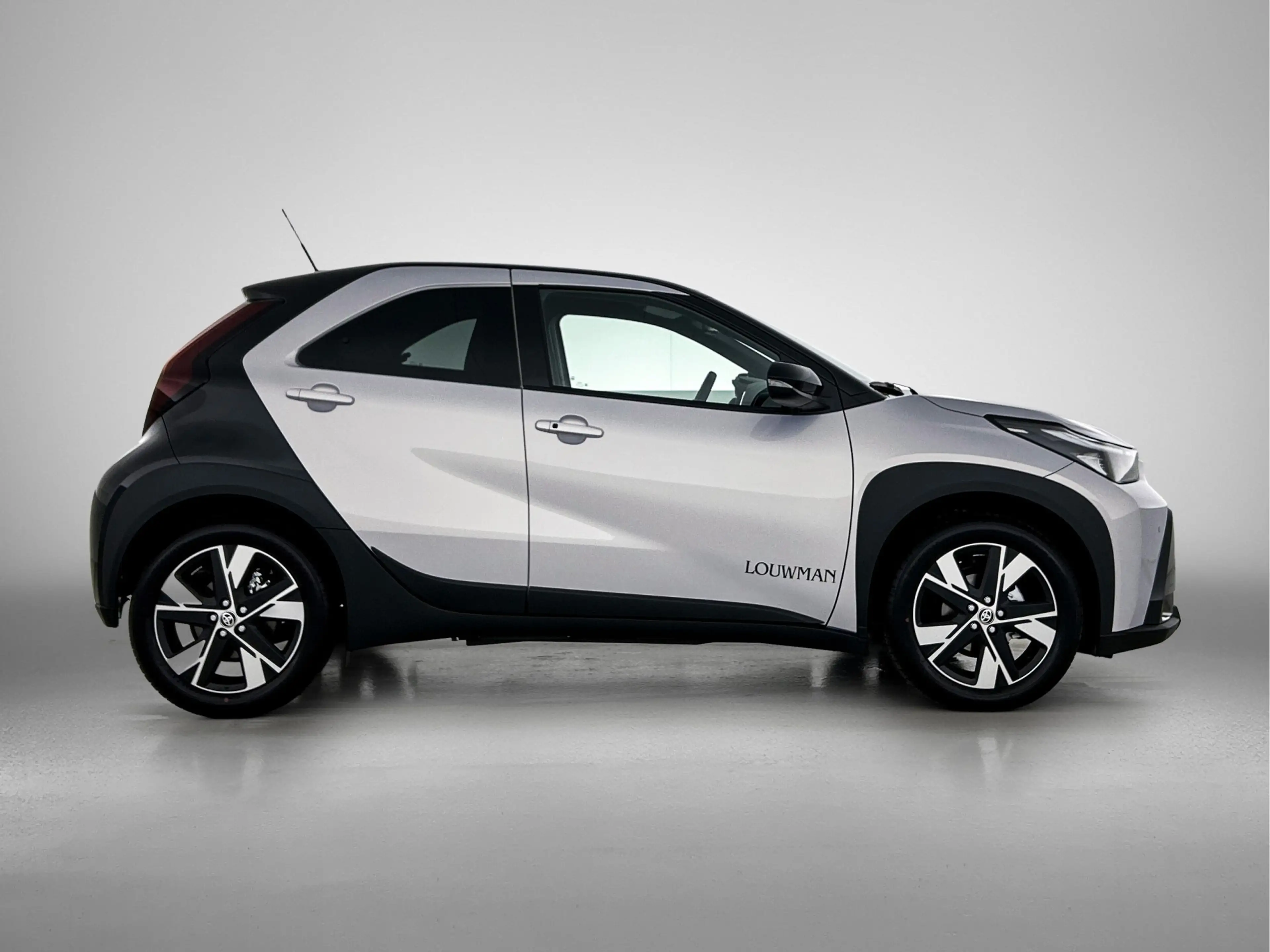 Toyota Aygo X Hybrid 115 pulse | Easy Pack | keyless entry | Par — photo 12