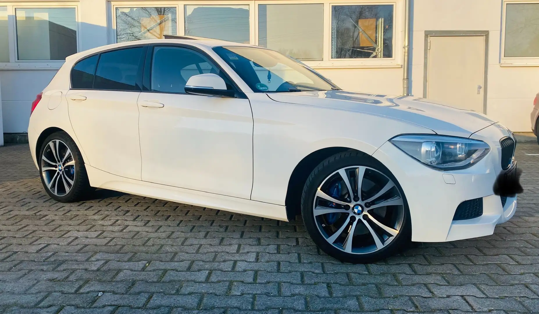 BMW 120 d Lim. (F20) M-Paket - 150€ Mont. FINANZIERUNG Biały - 2