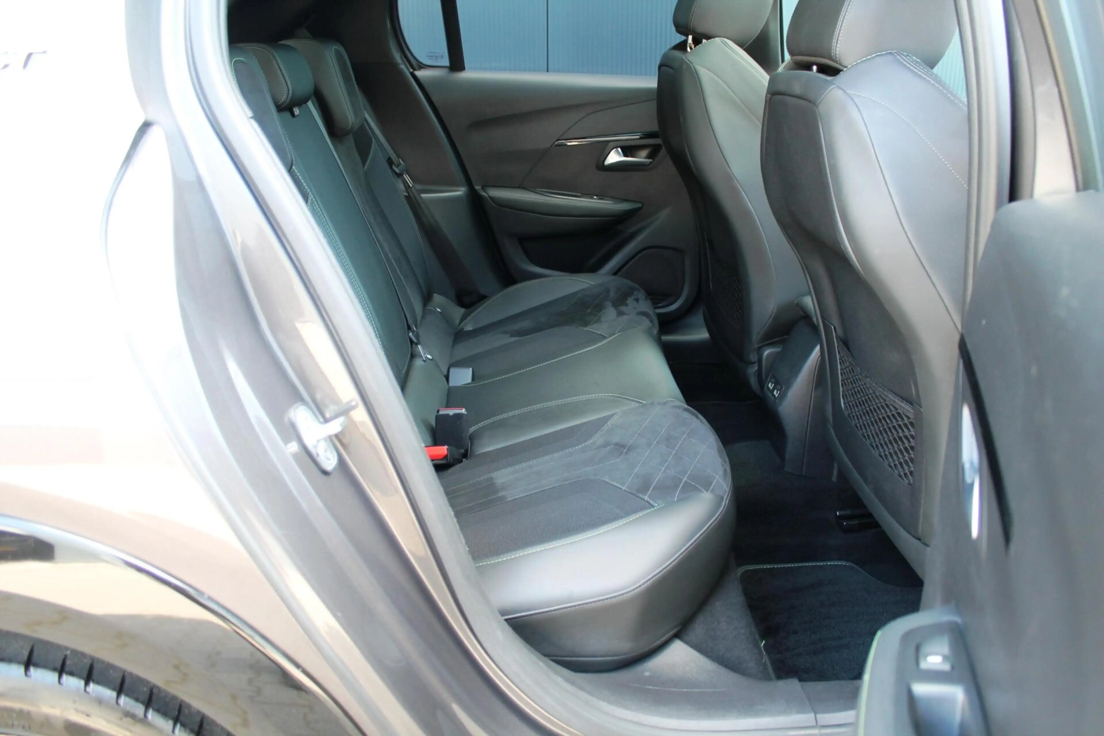 Peugeot 208 1.2 PureTech GT Automaat | Pano | Navi | Camera | — photo 6
