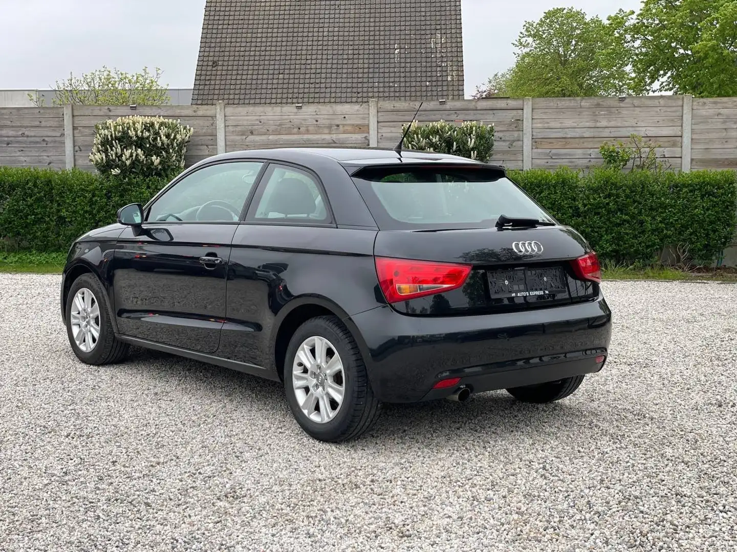 Audi A1 1.6 TDi/Clima/Start Stop/Garantie/*** Zwart - 2